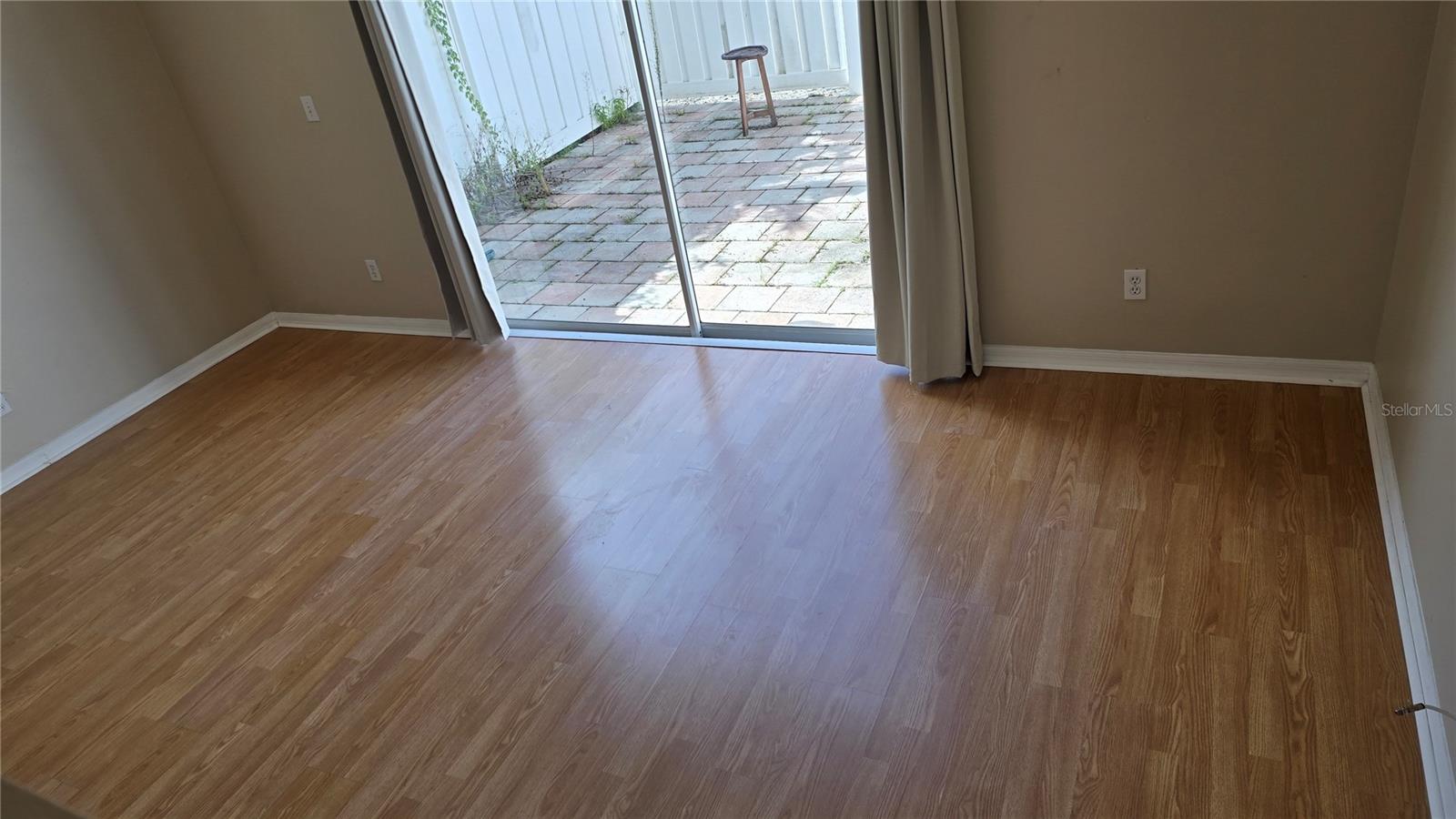 Image 11 of 32 For 3005 Palmetto Oak Drive 102