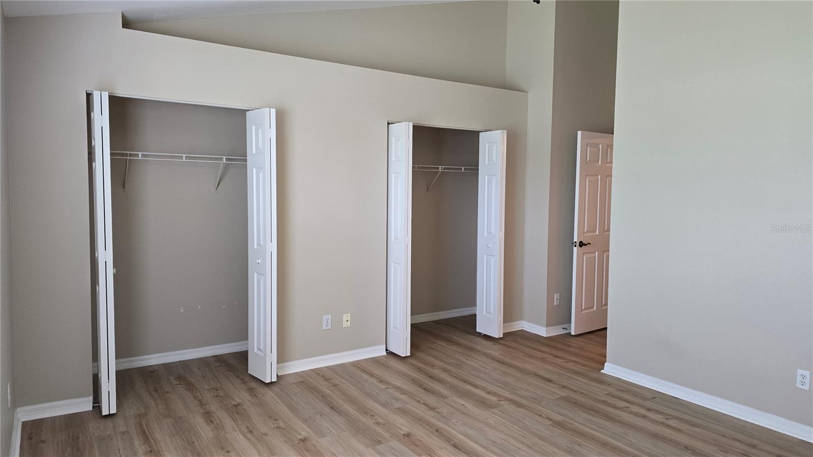 Image 15 of 32 For 3005 Palmetto Oak Drive 102