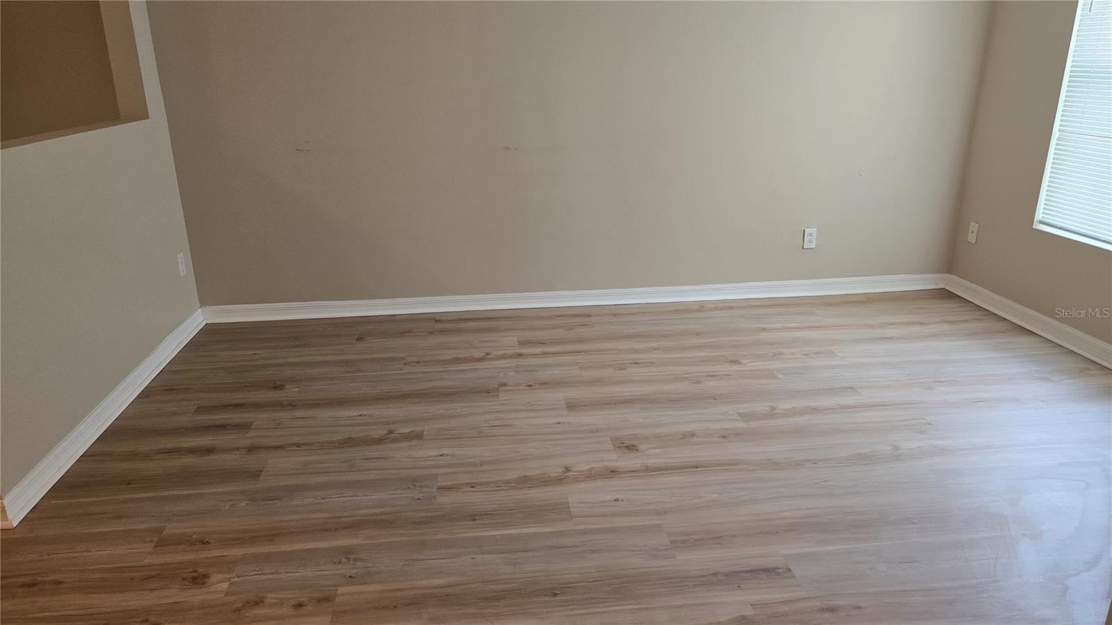 Image 21 of 32 For 3005 Palmetto Oak Drive 102