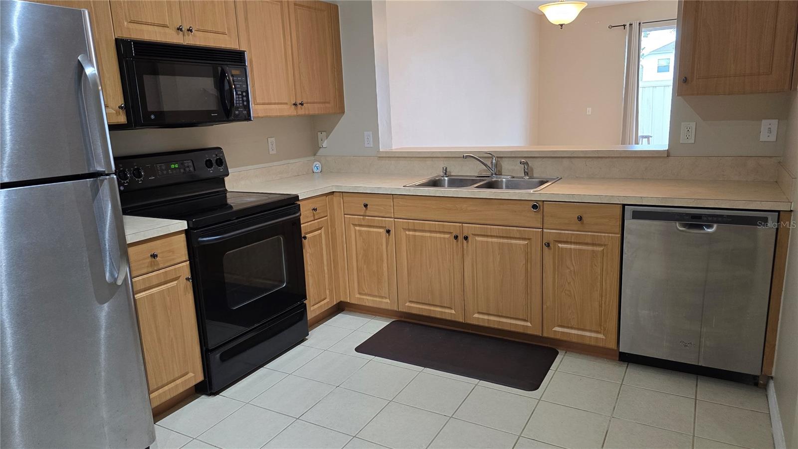 Image 4 of 32 For 3005 Palmetto Oak Drive 102