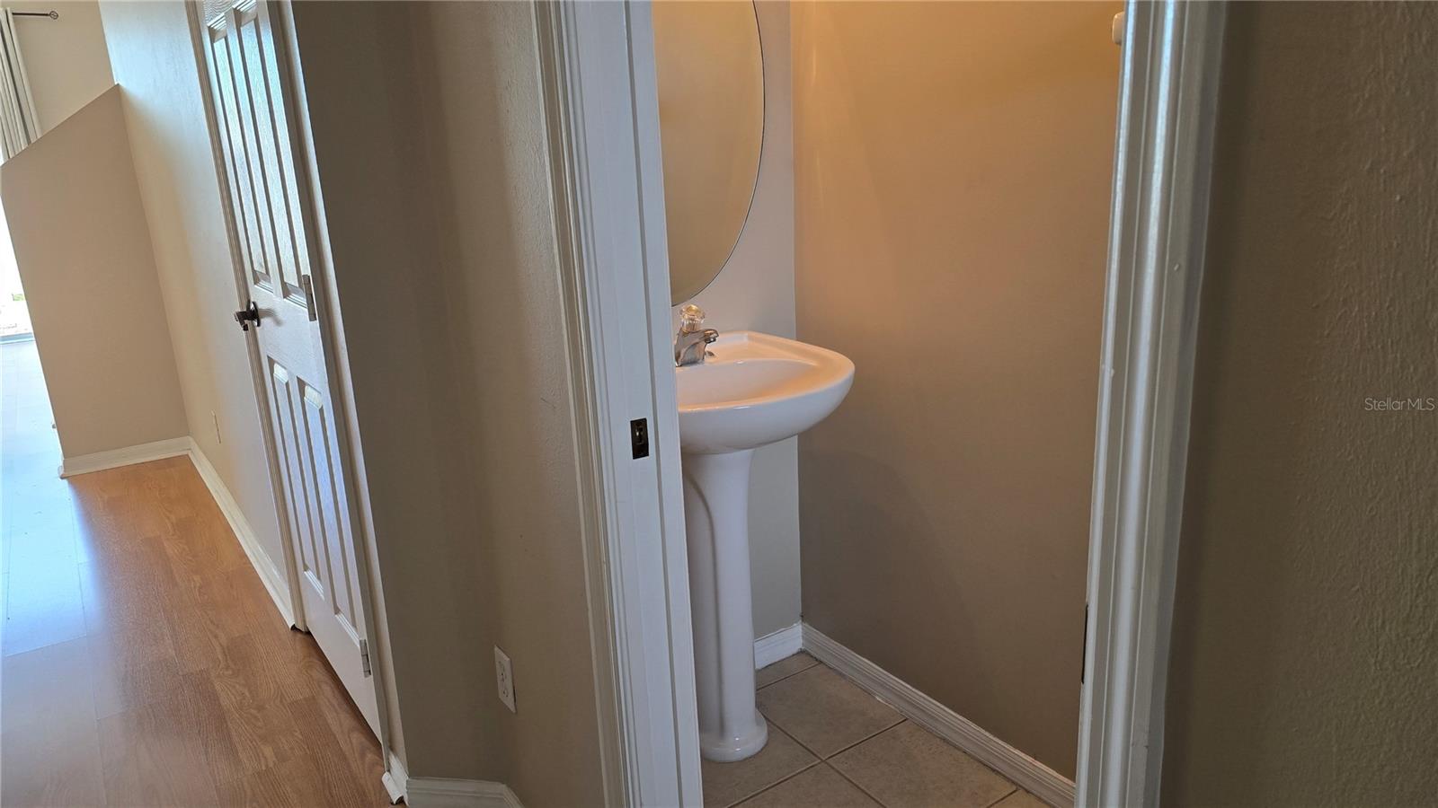 Image 6 of 32 For 3005 Palmetto Oak Drive 102