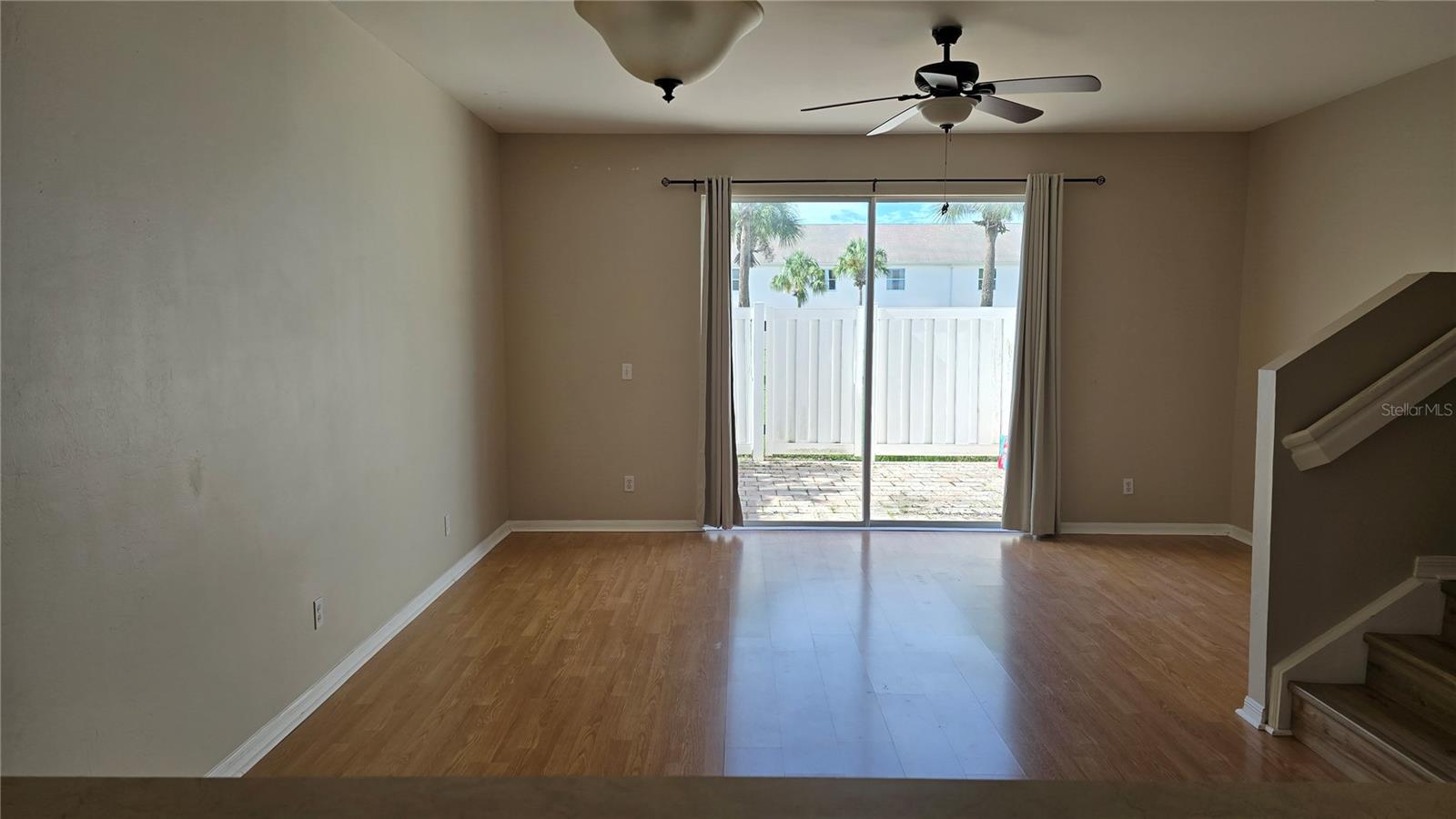 Image 7 of 32 For 3005 Palmetto Oak Drive 102