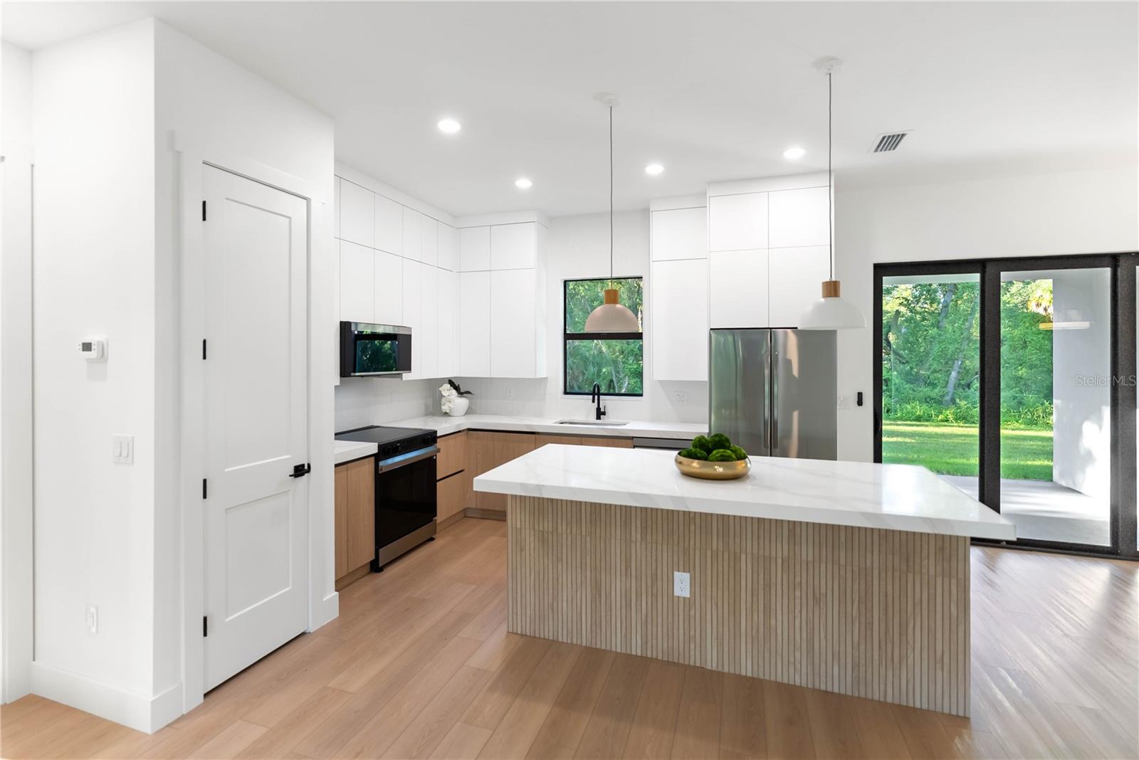 Image 19 of 72 For 14171 Marlin Avenue