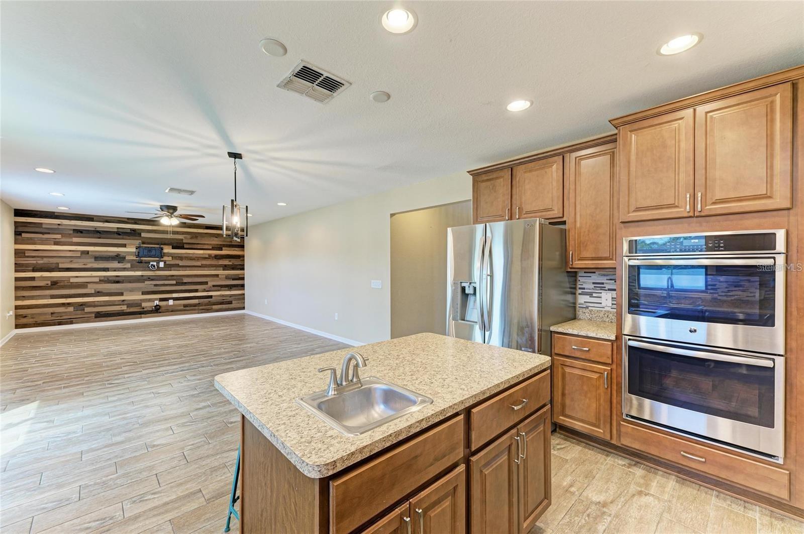 Image 11 of 36 For 2084 La Palma Avenue