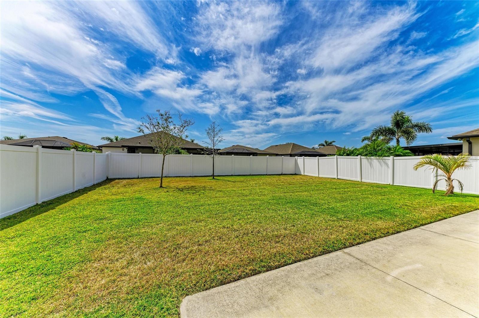 Image 32 of 36 For 2084 La Palma Avenue