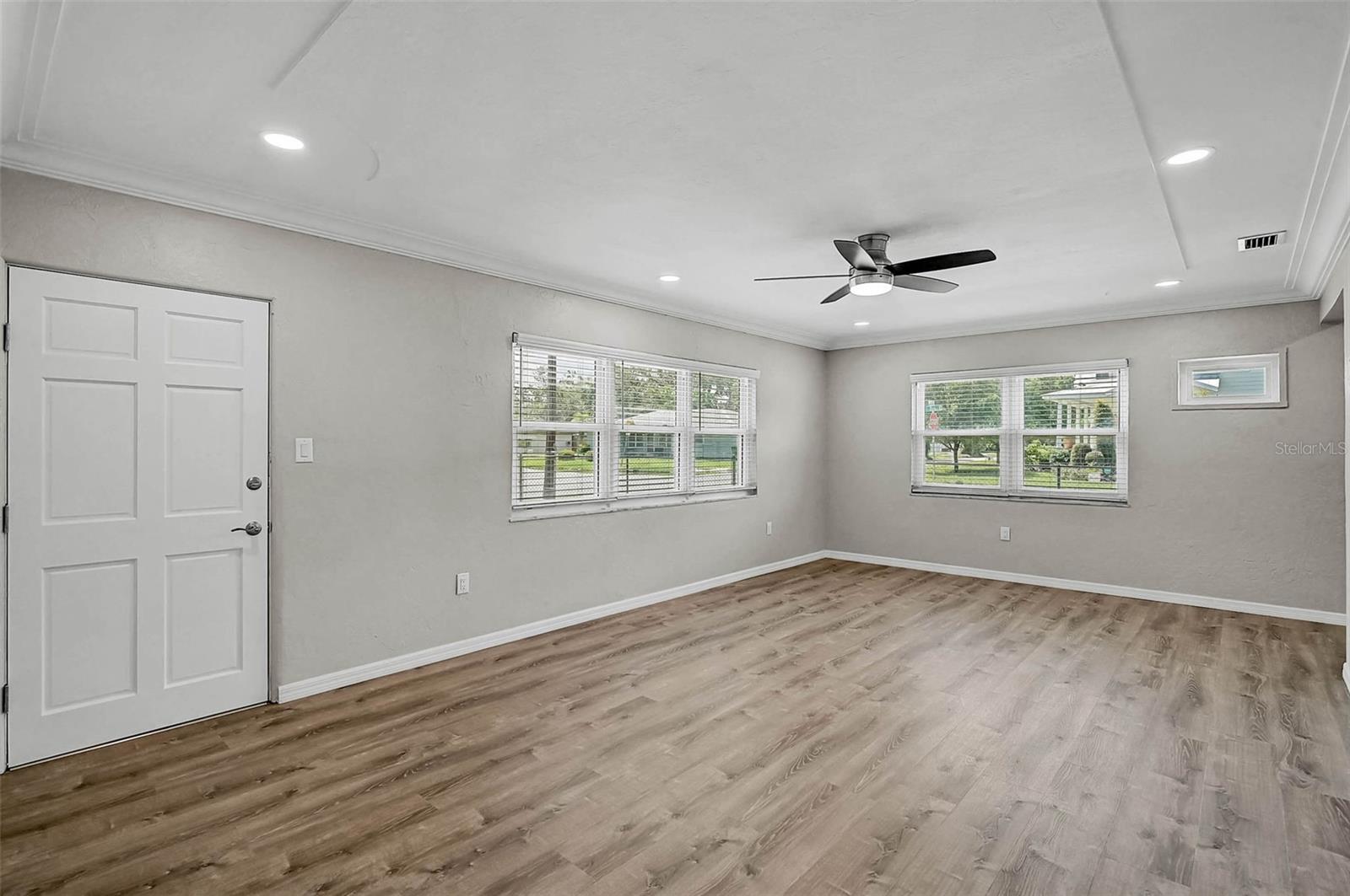 Image 13 of 49 For 102 20th Street Ne