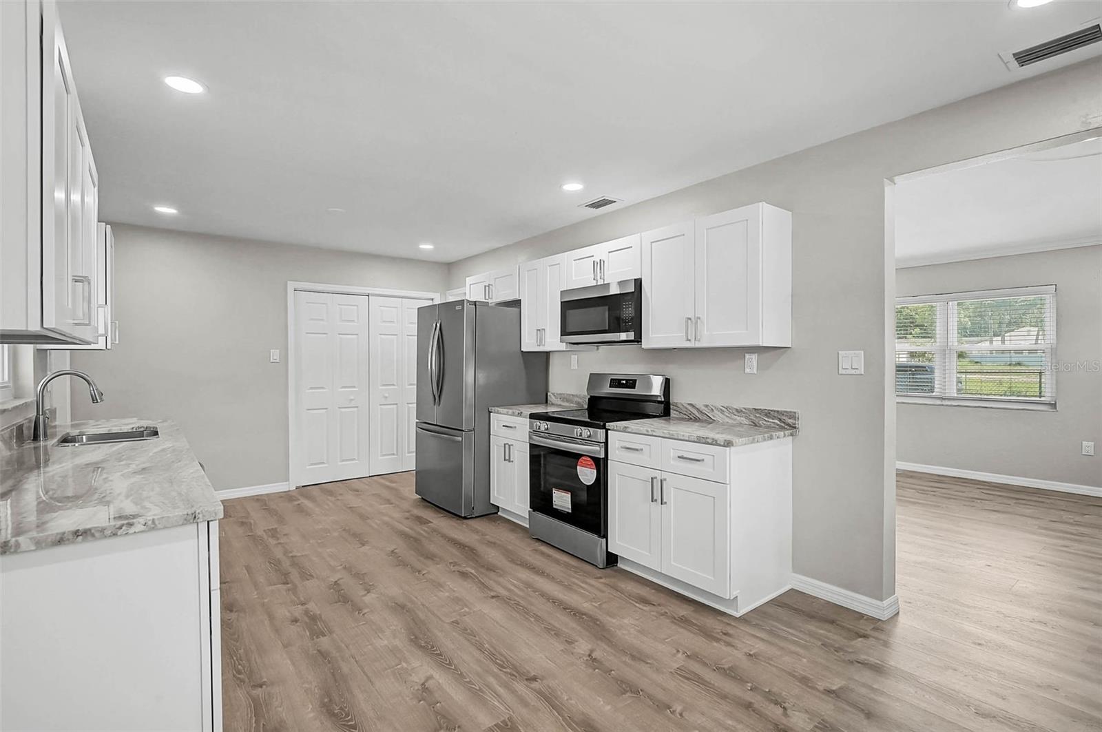 Image 14 of 49 For 102 20th Street Ne