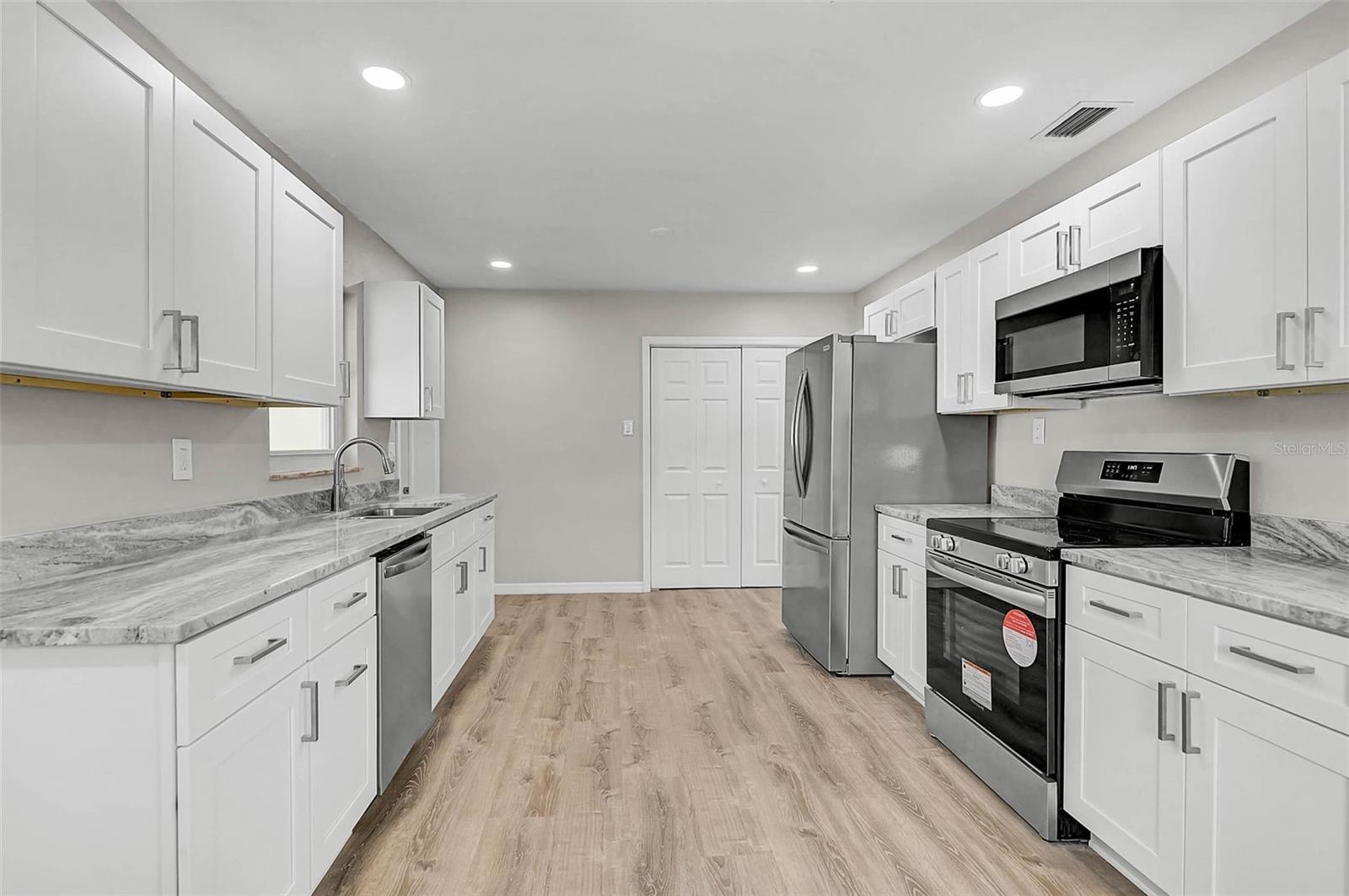 Image 15 of 49 For 102 20th Street Ne