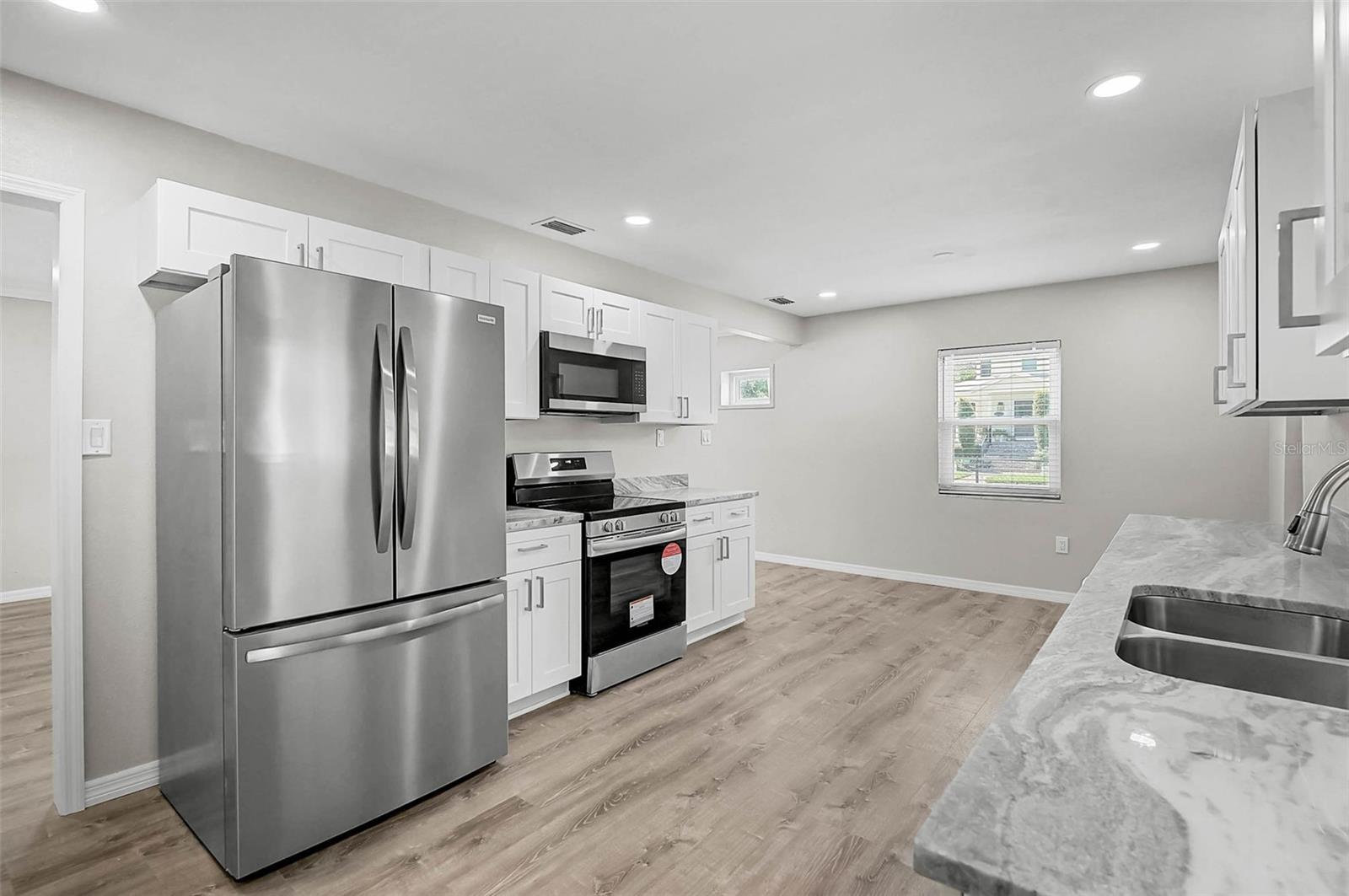 Image 17 of 49 For 102 20th Street Ne