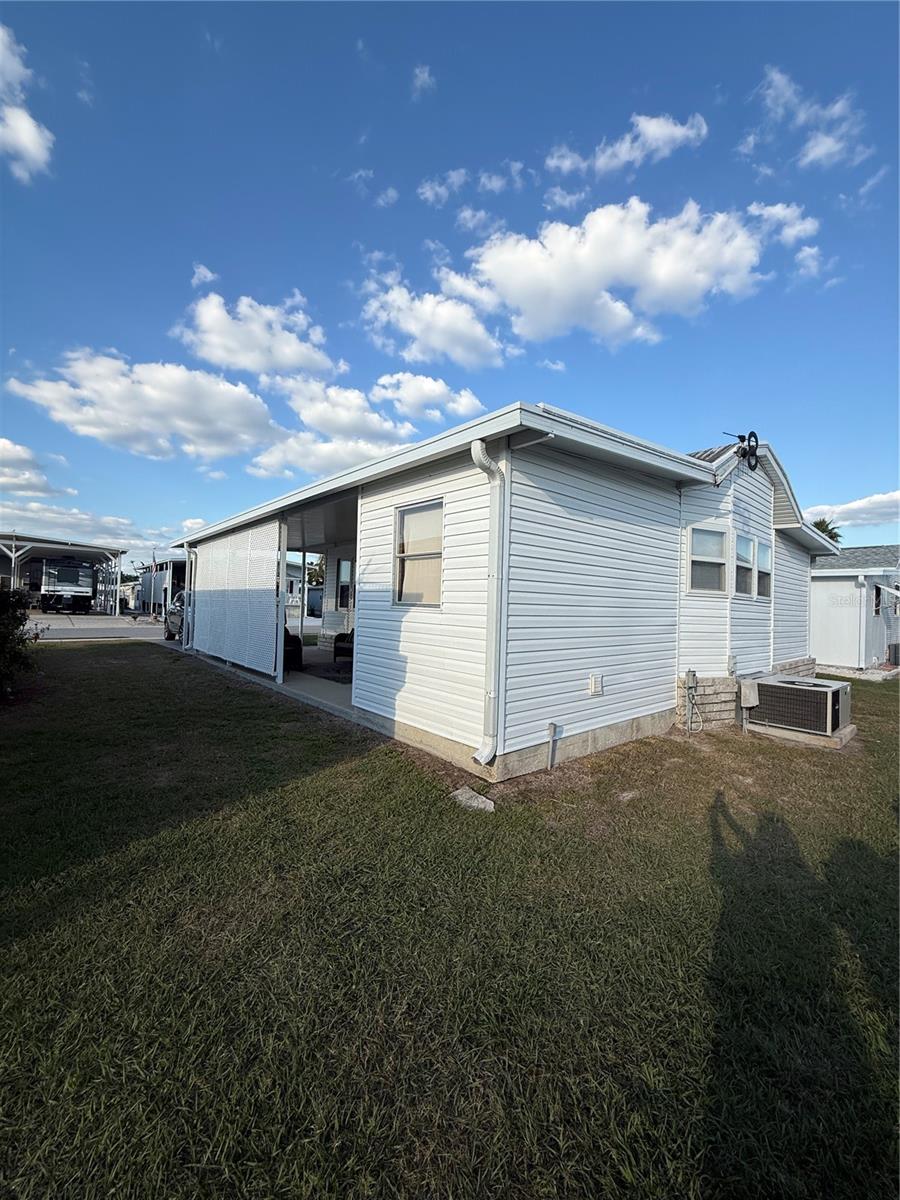 Image 13 of 22 For 35048 Condominium Boulevard