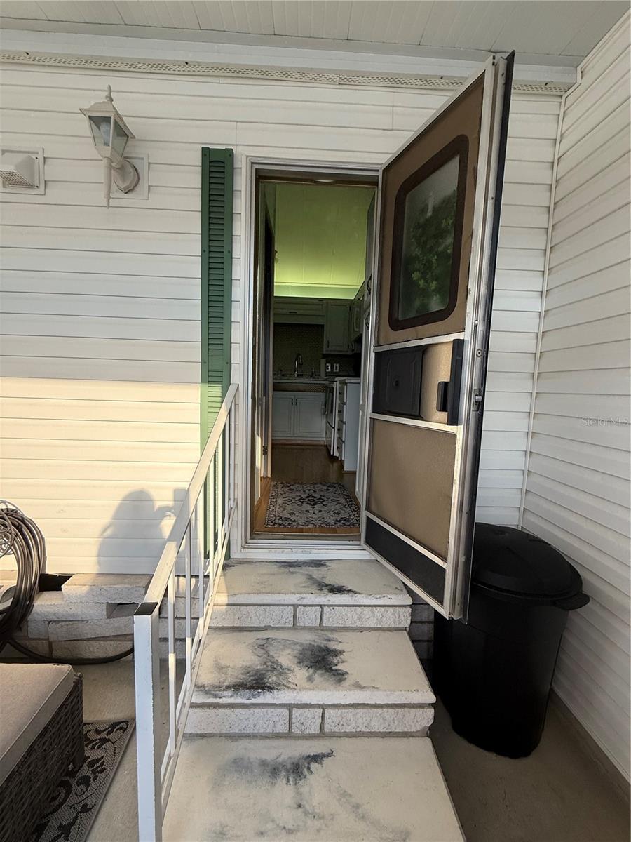 Image 14 of 22 For 35048 Condominium Boulevard