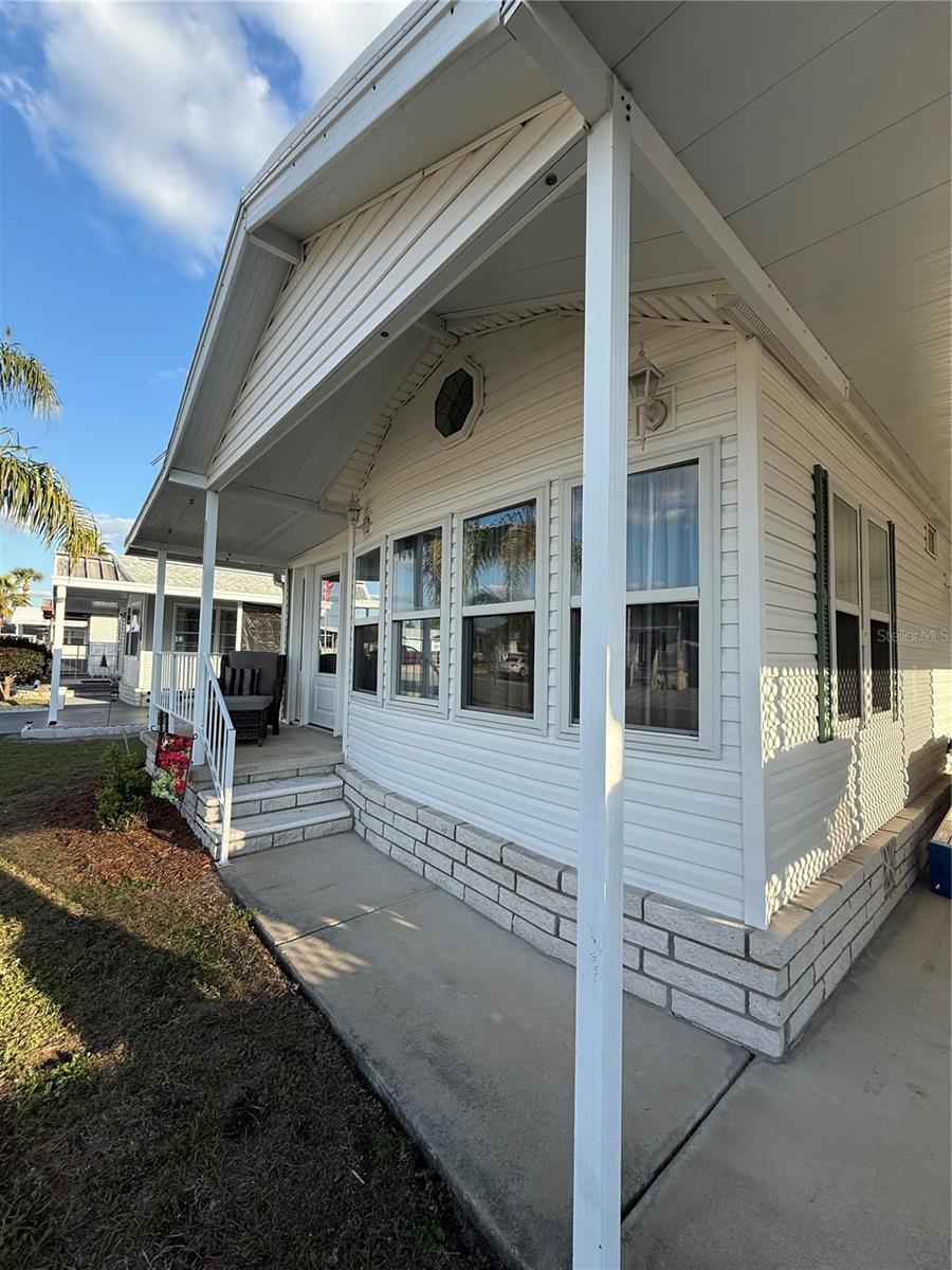 Image 17 of 22 For 35048 Condominium Boulevard