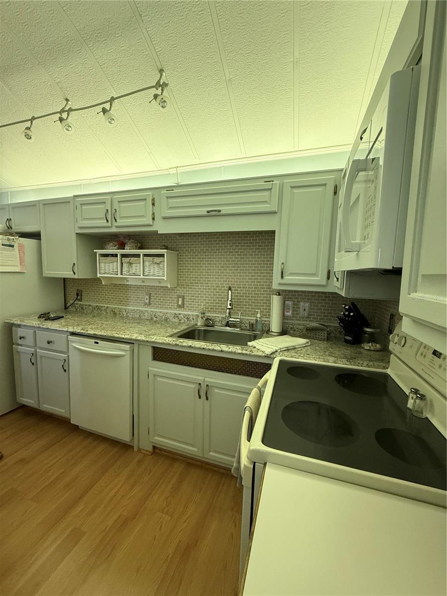 Image 3 of 22 For 35048 Condominium Boulevard