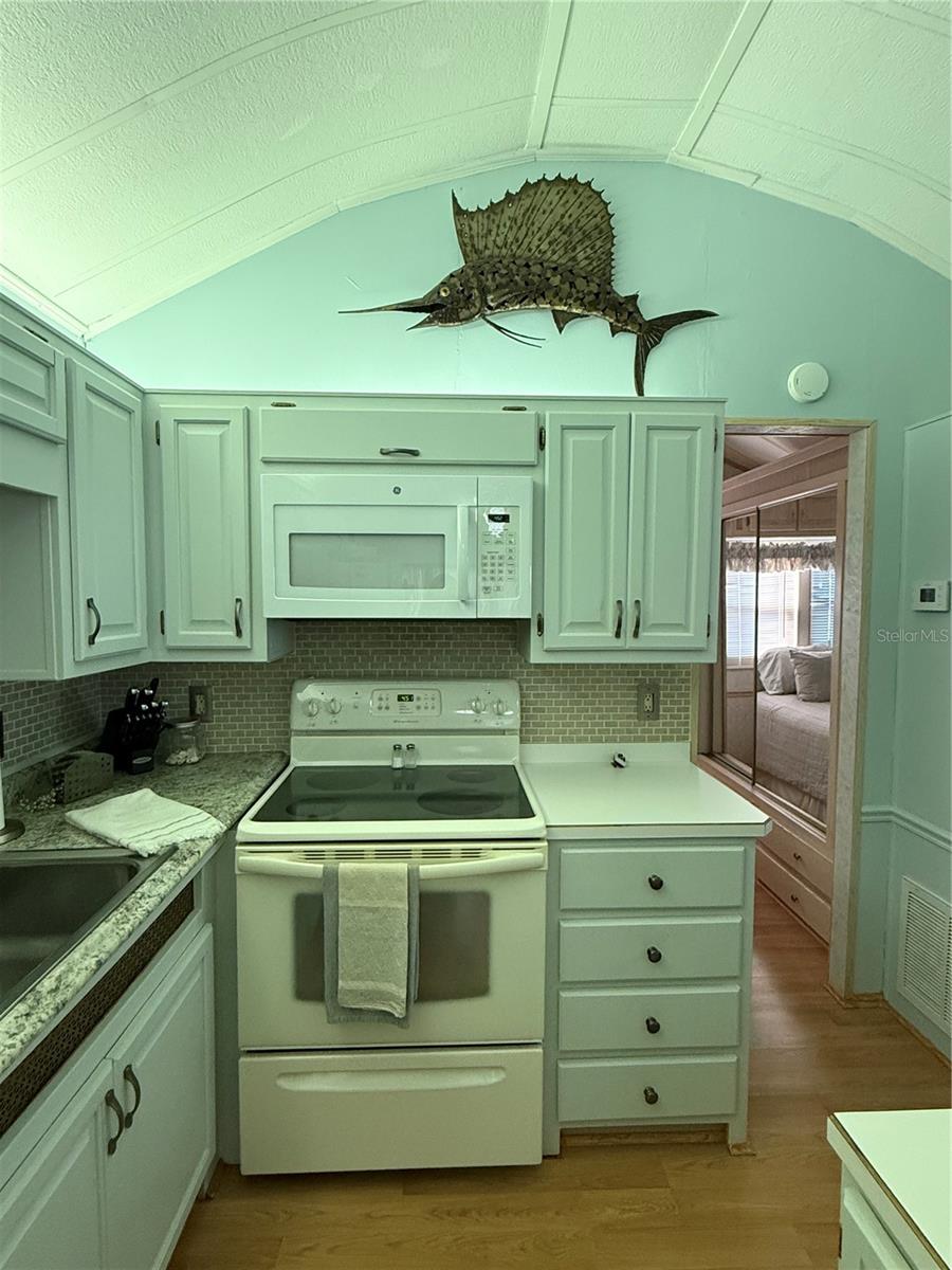 Image 4 of 22 For 35048 Condominium Boulevard