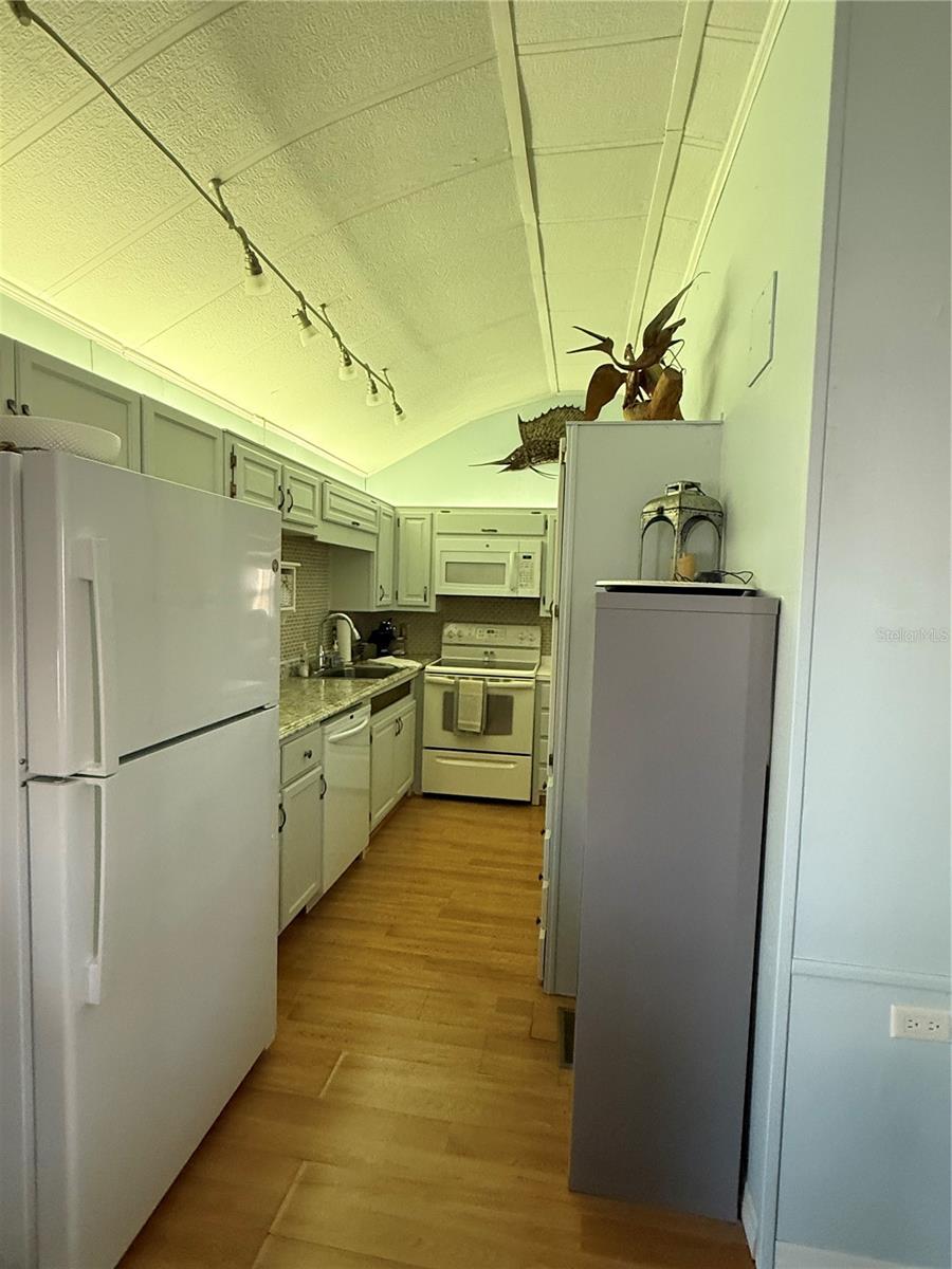 Image 9 of 22 For 35048 Condominium Boulevard