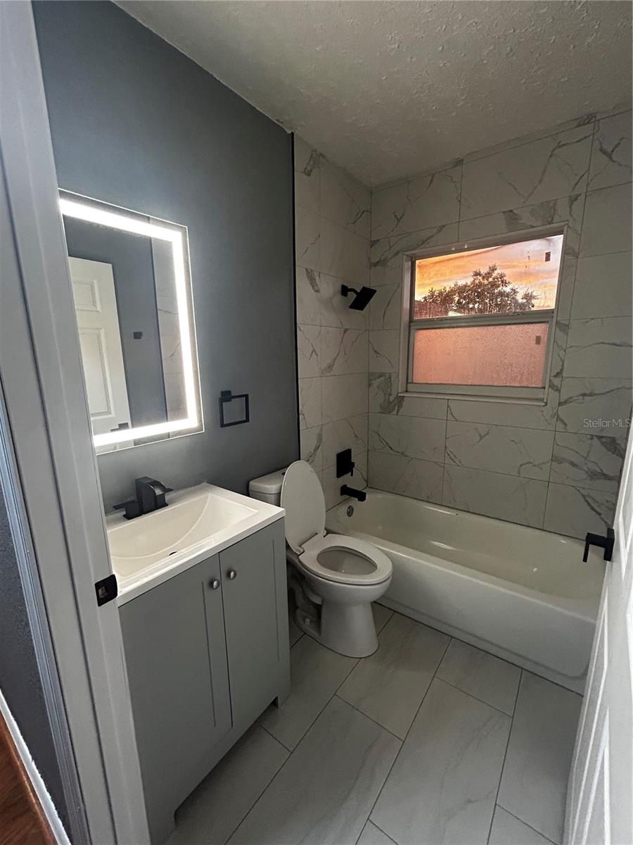 Image 3 of 10 For 1910 3rd Avenue E