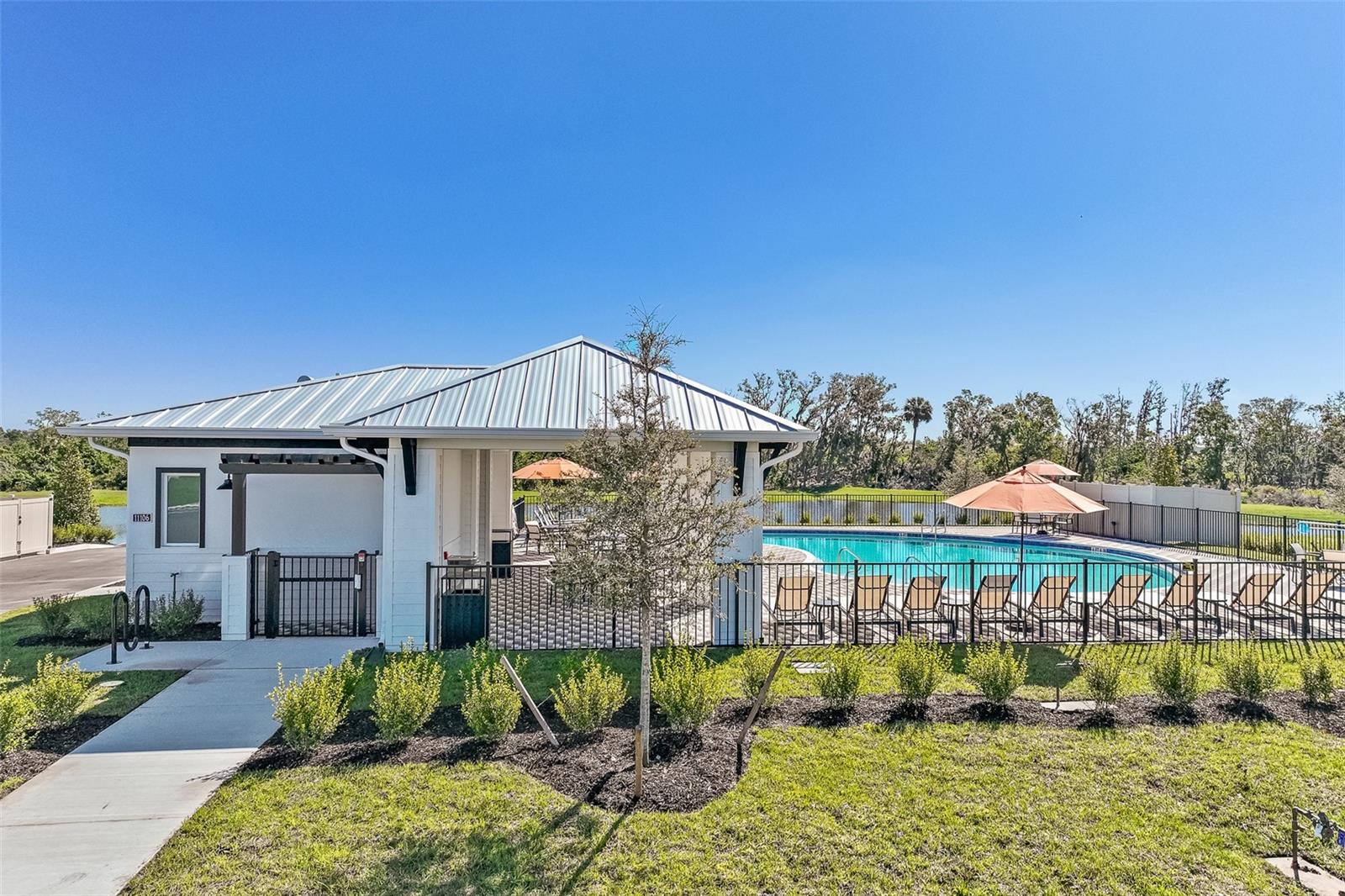 Image 16 of 21 For 11115 44th Avenue E