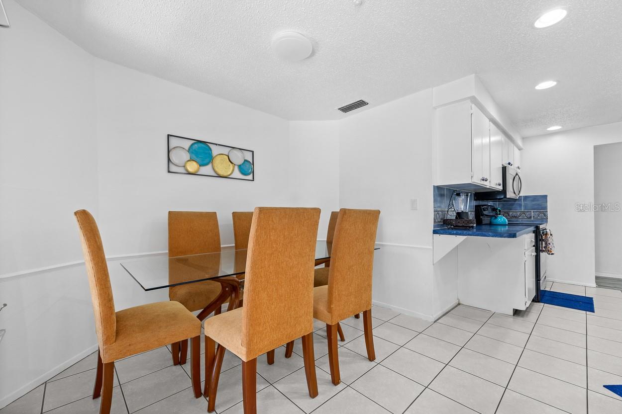 Image 10 of 51 For 4055 Bay Oaks Circle