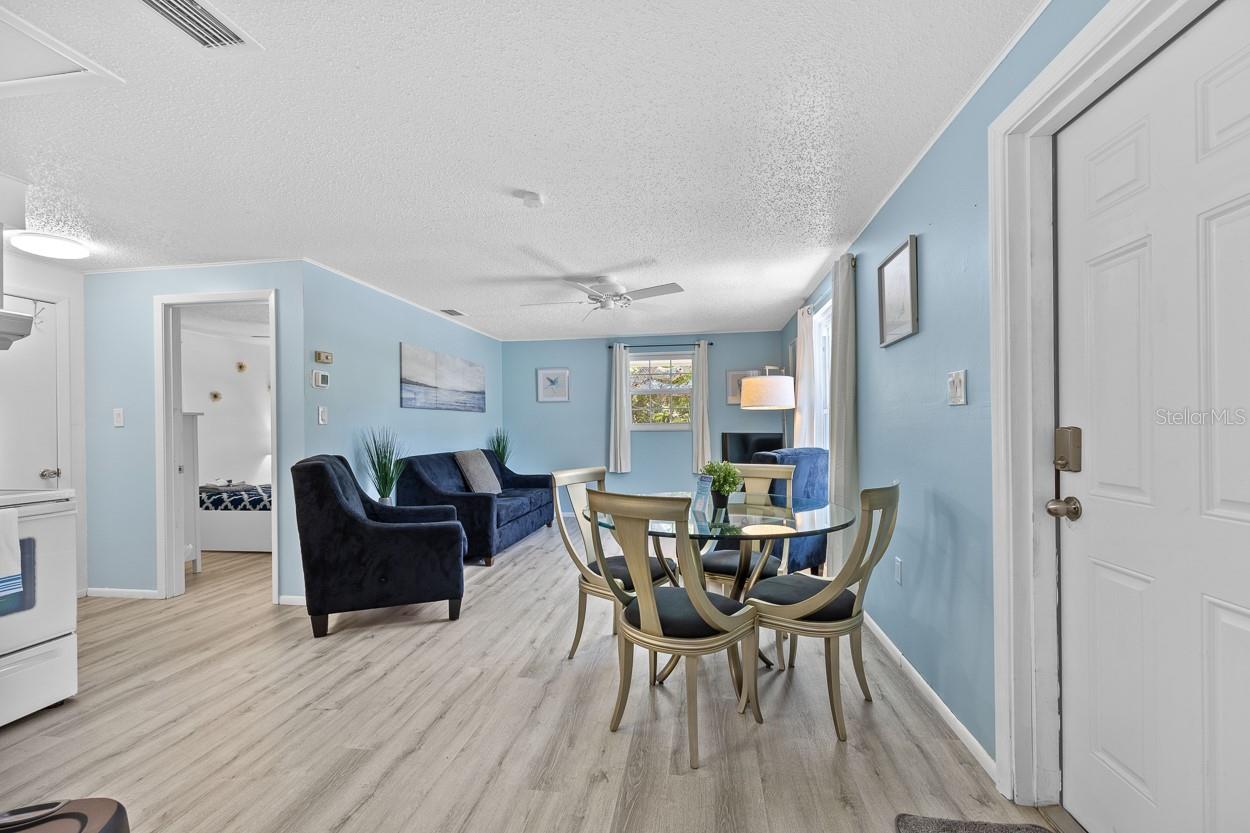 Image 14 of 51 For 4055 Bay Oaks Circle