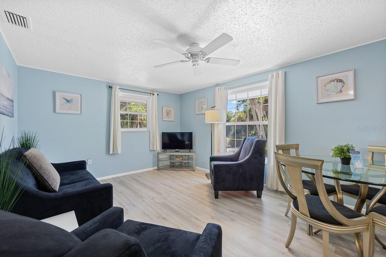 Image 15 of 51 For 4055 Bay Oaks Circle