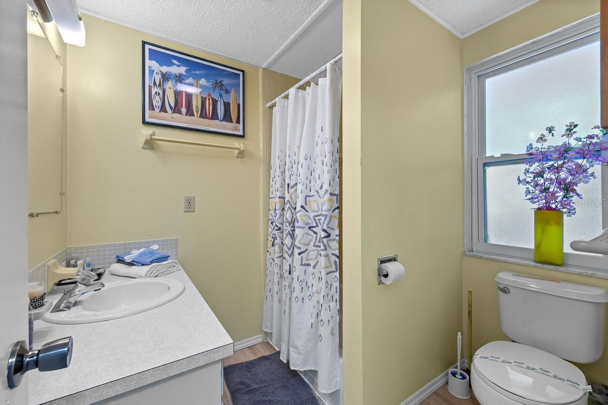 Image 19 of 51 For 4055 Bay Oaks Circle