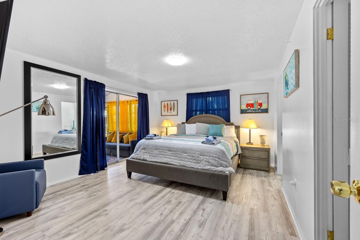 Image 20 of 51 For 4055 Bay Oaks Circle