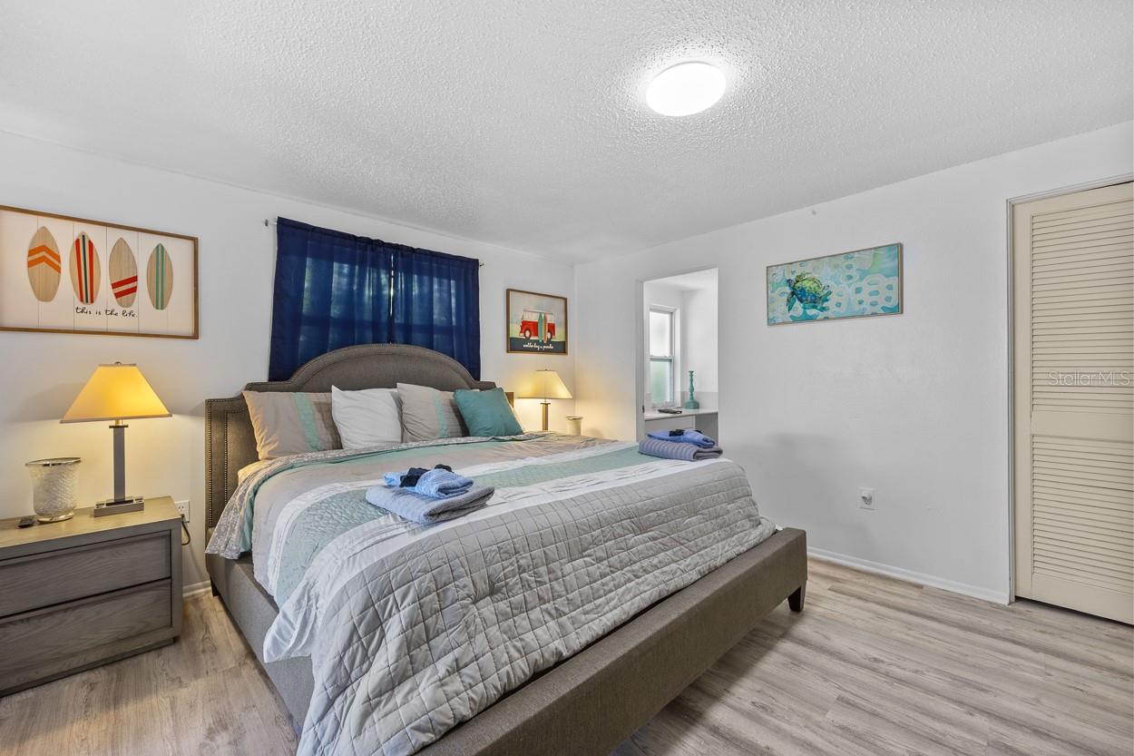 Image 21 of 51 For 4055 Bay Oaks Circle