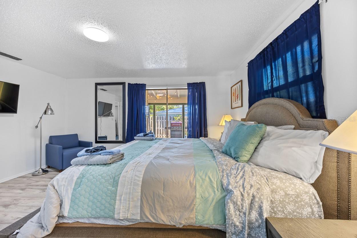 Image 23 of 51 For 4055 Bay Oaks Circle