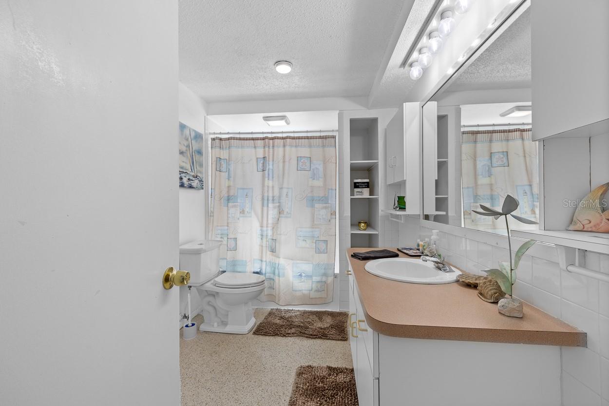 Image 26 of 51 For 4055 Bay Oaks Circle