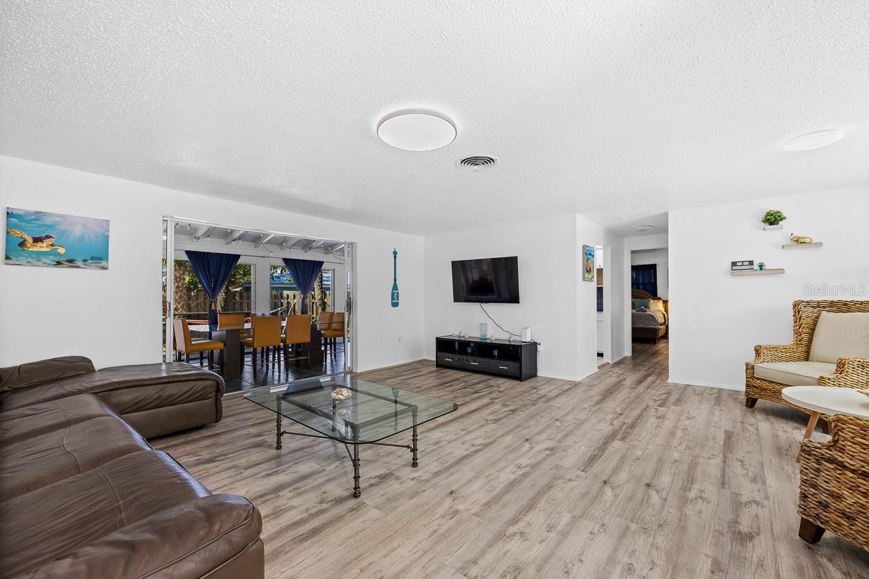 Image 3 of 51 For 4055 Bay Oaks Circle
