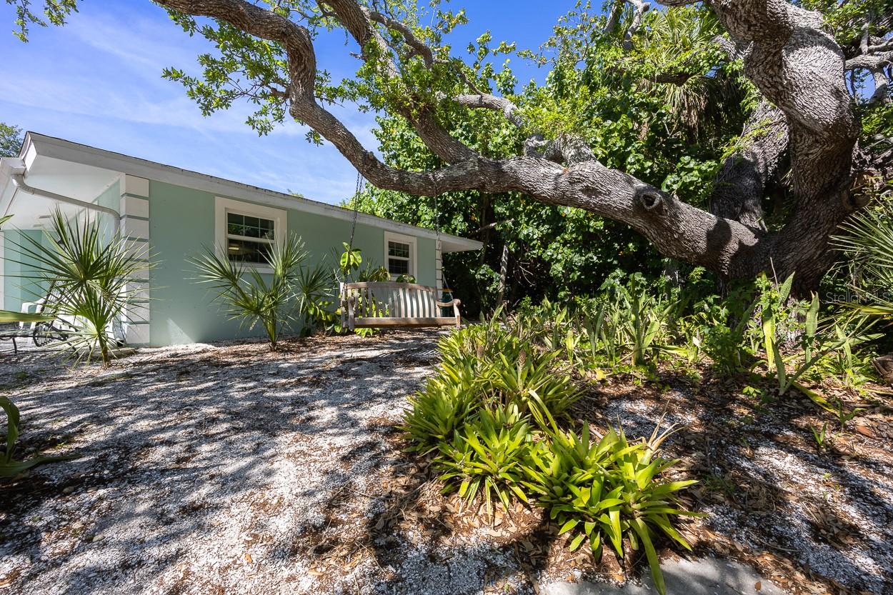 Image 36 of 51 For 4055 Bay Oaks Circle