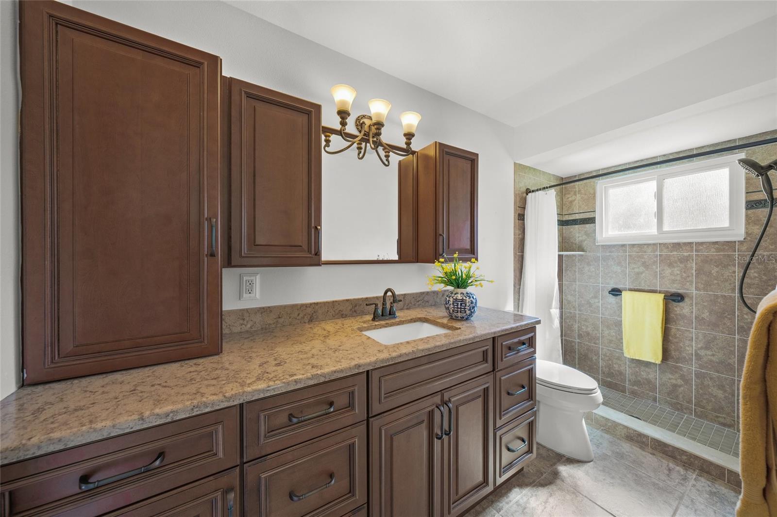 Image 12 of 25 For 4198 Oakhurst Circle W 3147