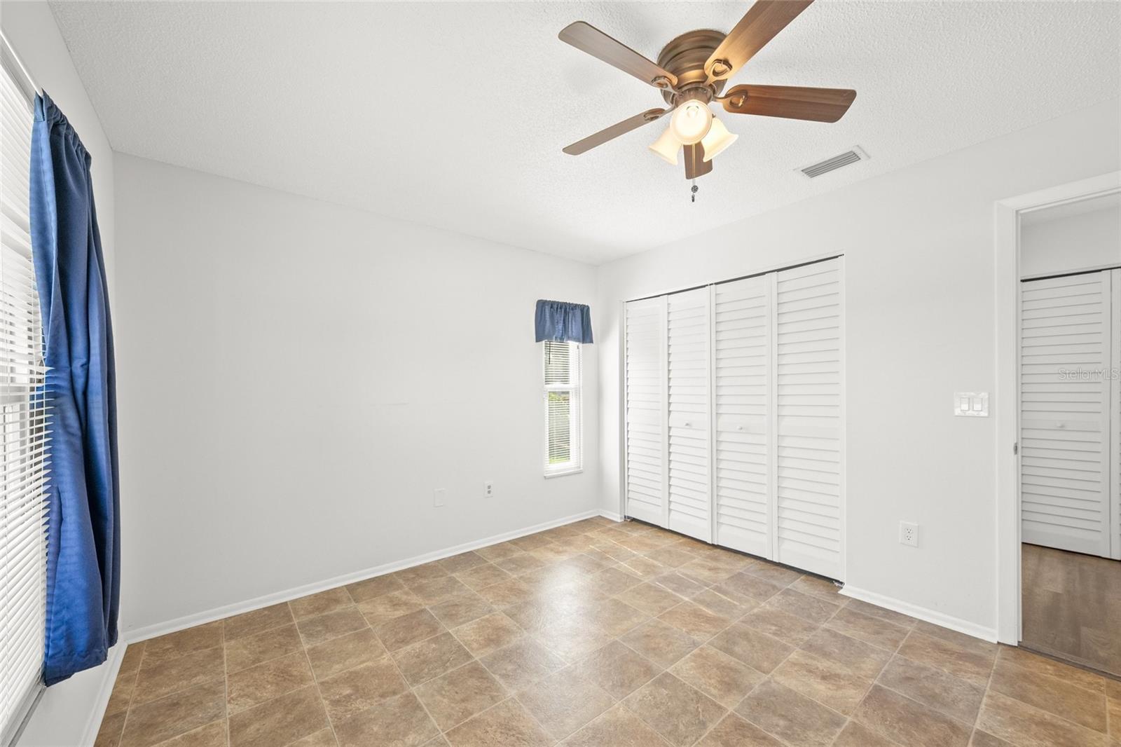 Image 13 of 25 For 4198 Oakhurst Circle W 3147