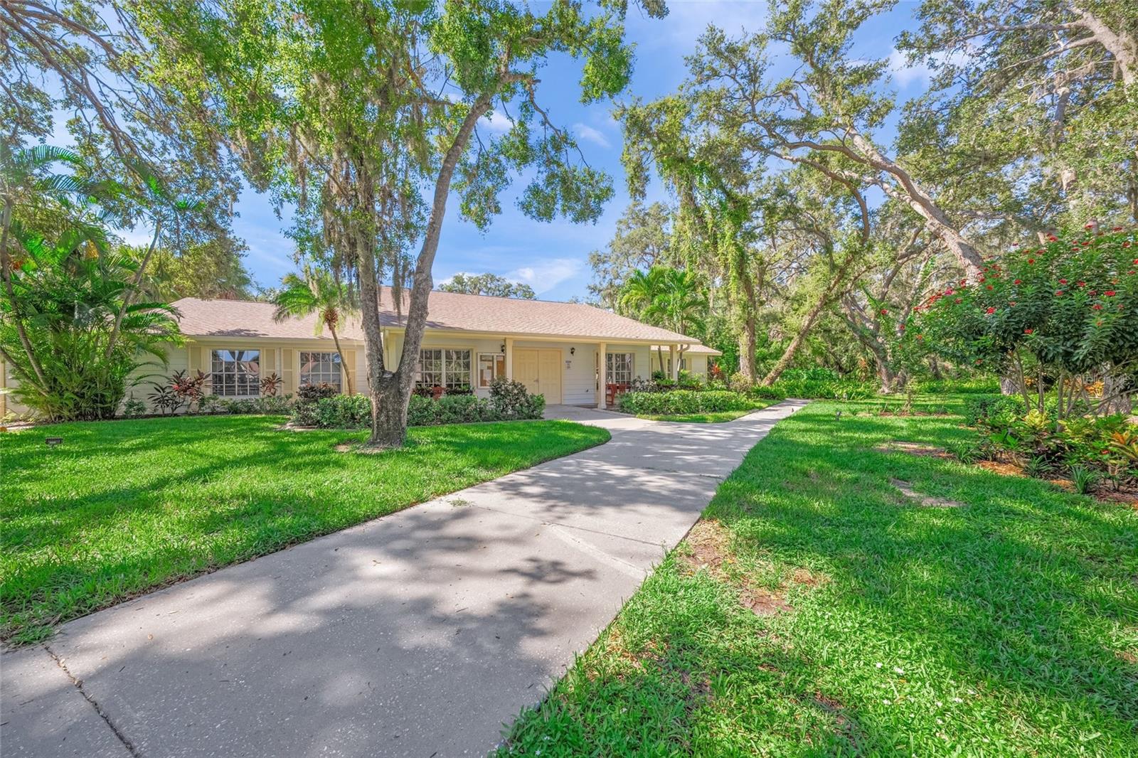 Image 18 of 25 For 4198 Oakhurst Circle W 3147