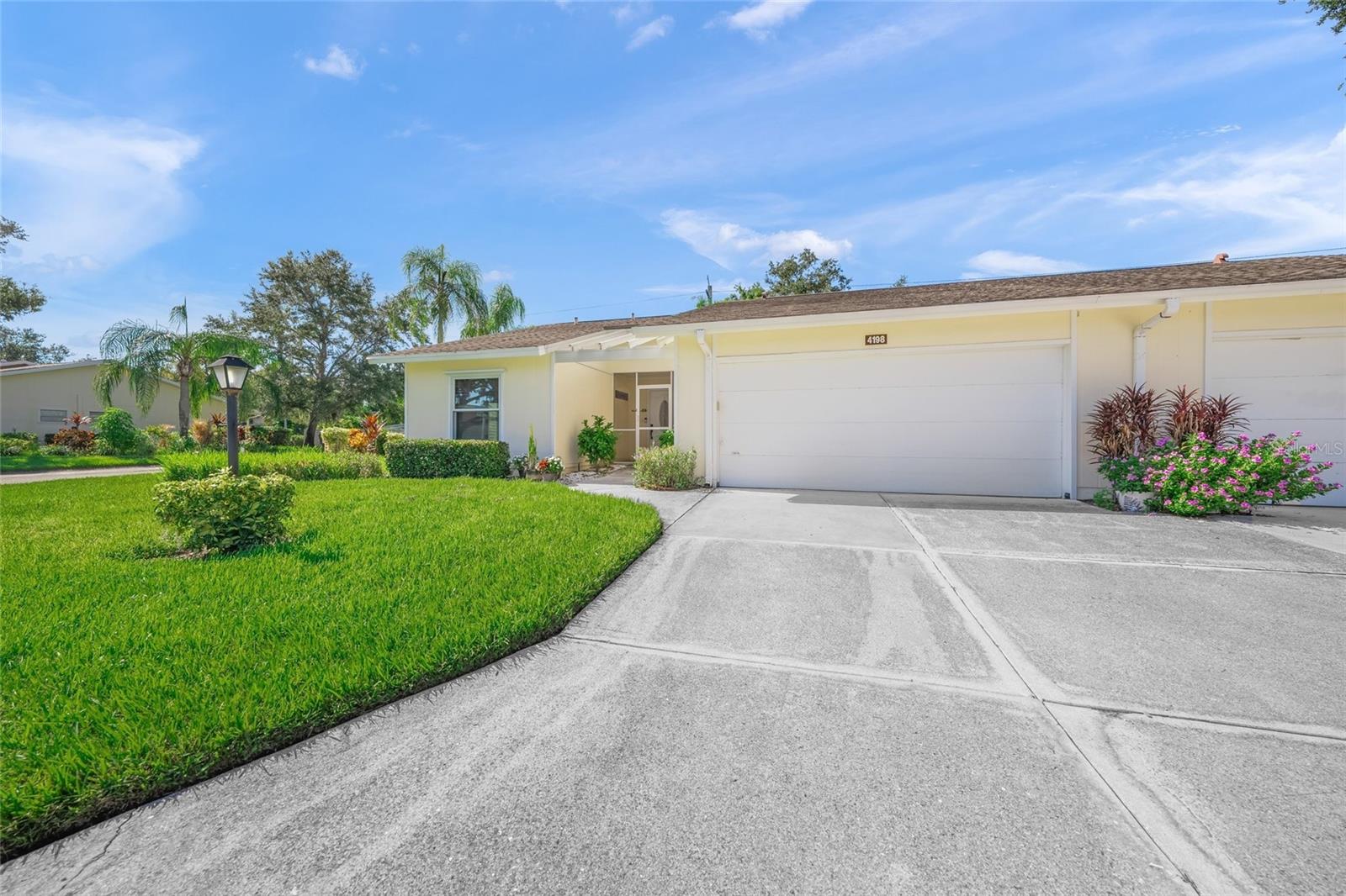 Image 2 of 25 For 4198 Oakhurst Circle W 3147