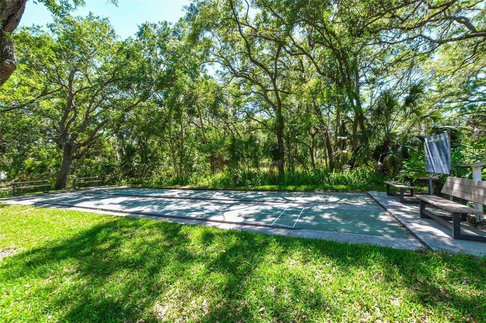Image 24 of 25 For 4198 Oakhurst Circle W 3147