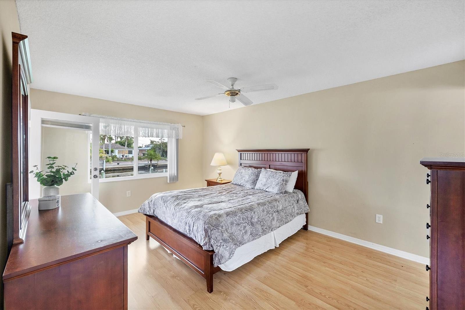 Image 16 of 57 For 4607 Mount Vernon Drive 4607