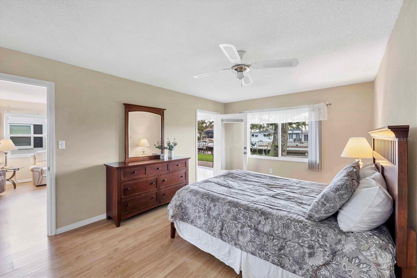 Image 17 of 57 For 4607 Mount Vernon Drive 4607