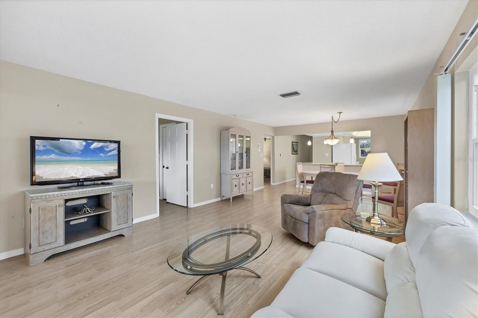 Image 5 of 57 For 4607 Mount Vernon Drive 4607
