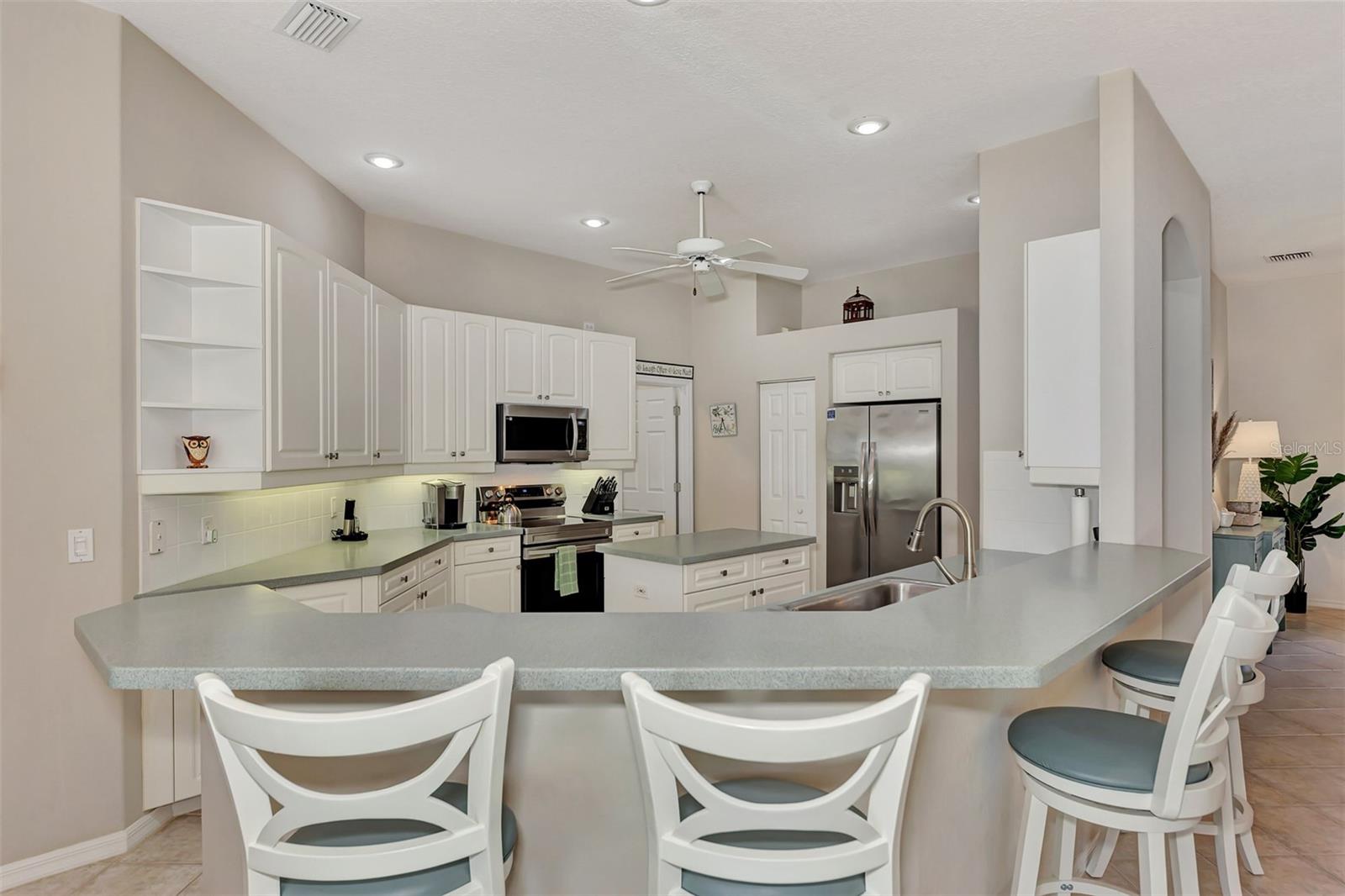 Image 21 of 56 For 383 Cedarbrook Court