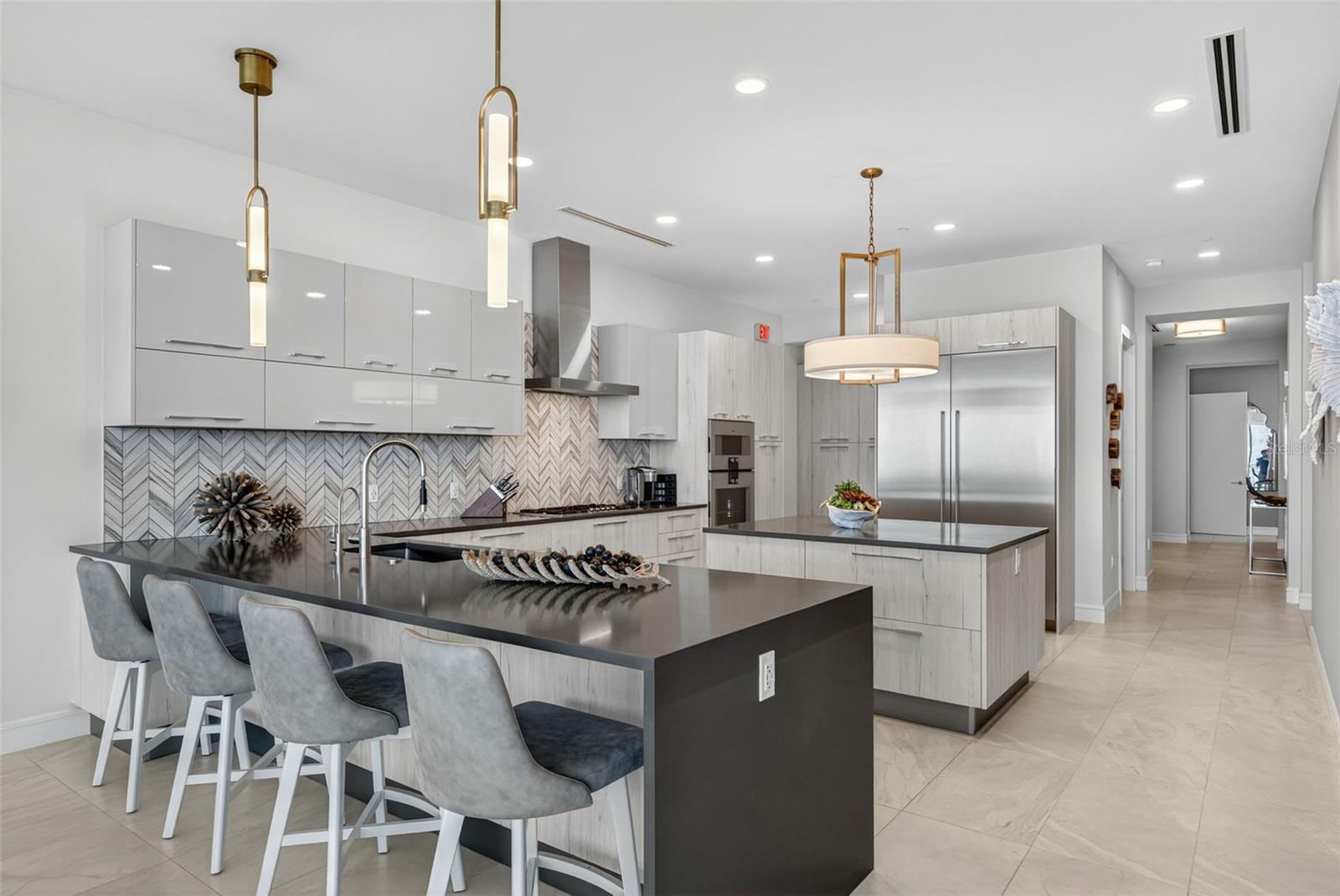 Image 12 of 73 For 605 Gulfstream Avenue 5s