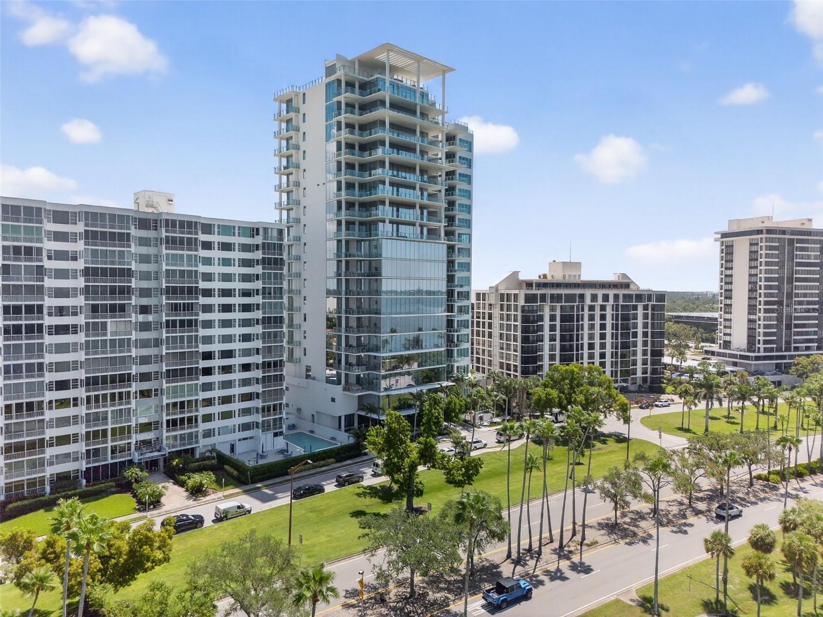 Image 2 of 73 For 605 Gulfstream Avenue 5s