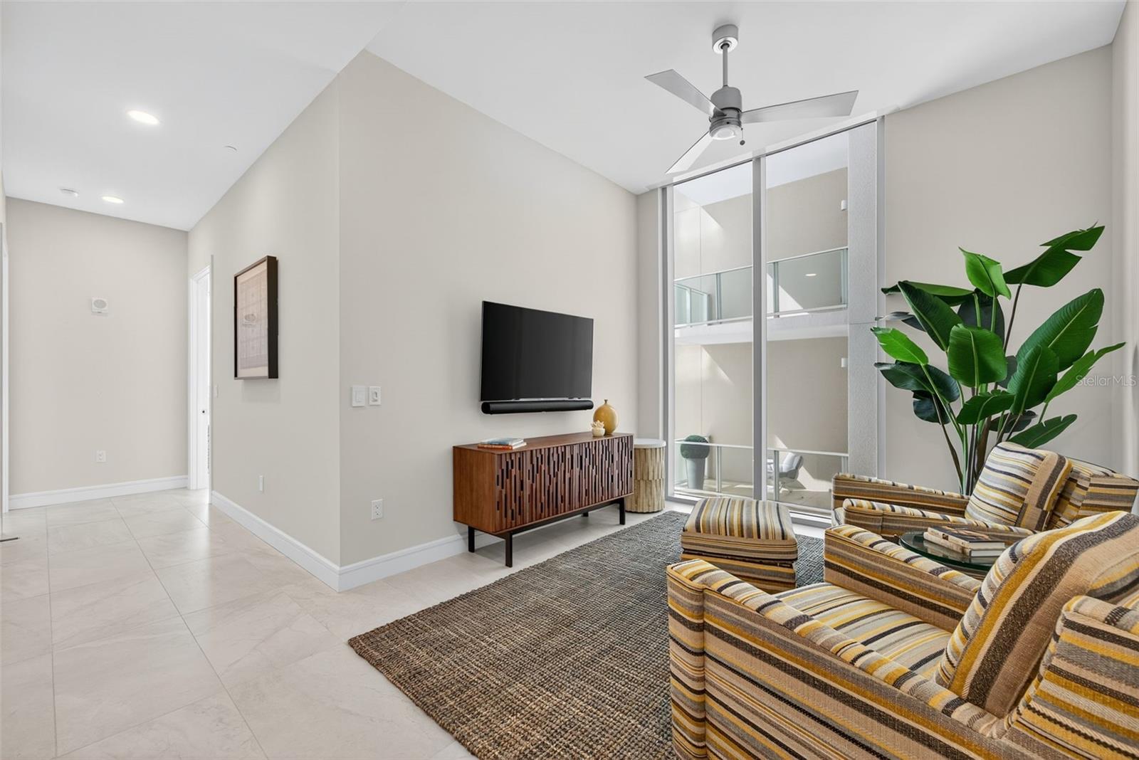 Image 34 of 73 For 605 Gulfstream Avenue 5s