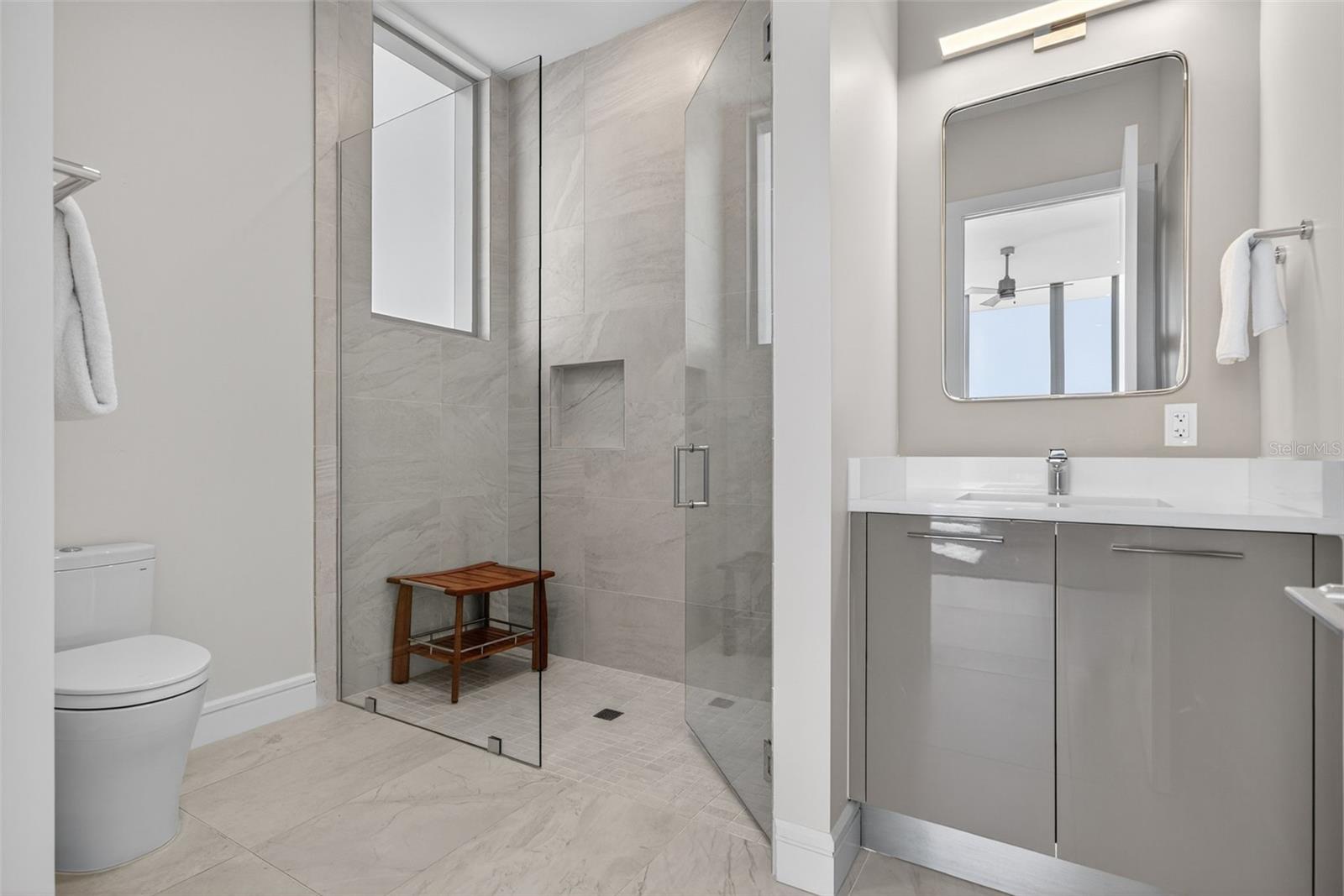 Image 36 of 73 For 605 Gulfstream Avenue 5s