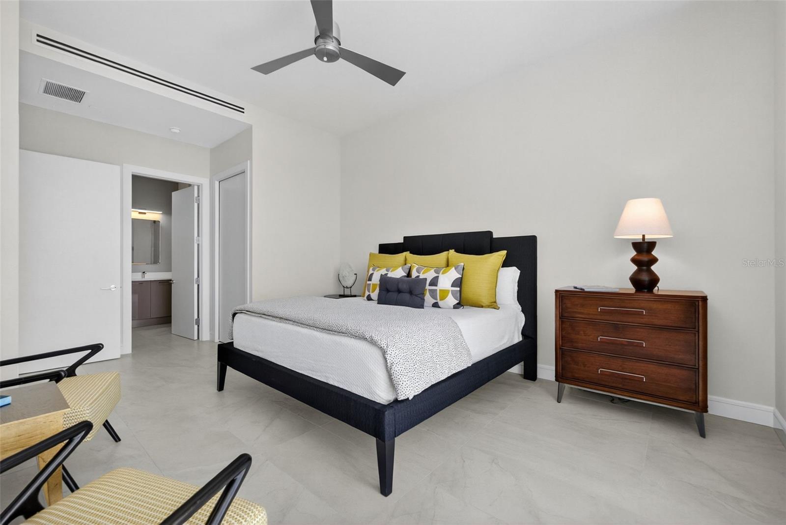 Image 40 of 73 For 605 Gulfstream Avenue 5s