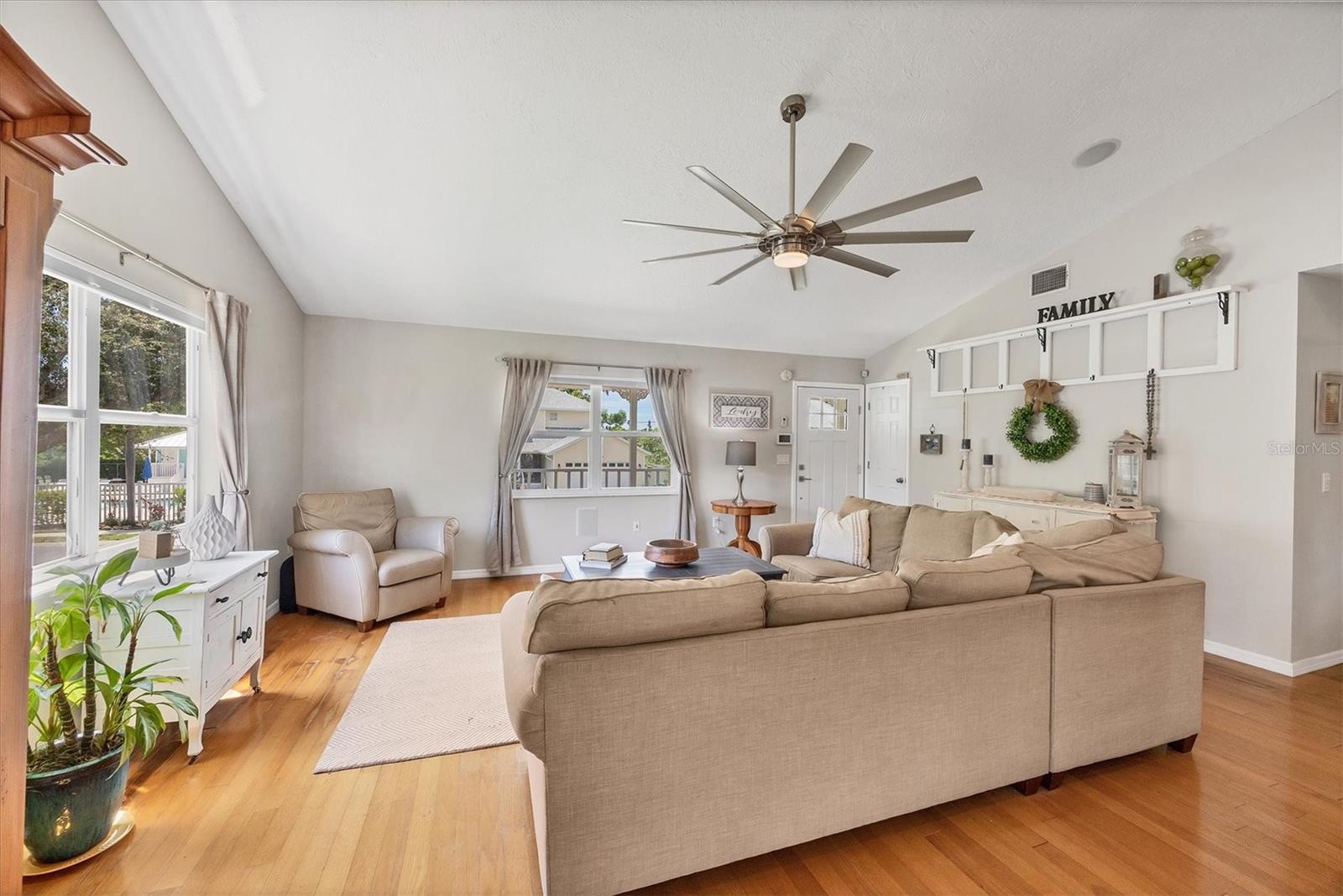 Image 15 of 56 For 1408 43rd Avenue Drive W