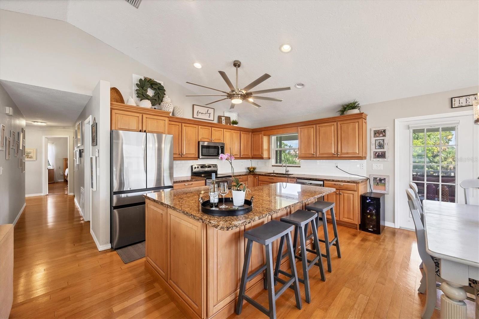 Image 17 of 56 For 1408 43rd Avenue Drive W