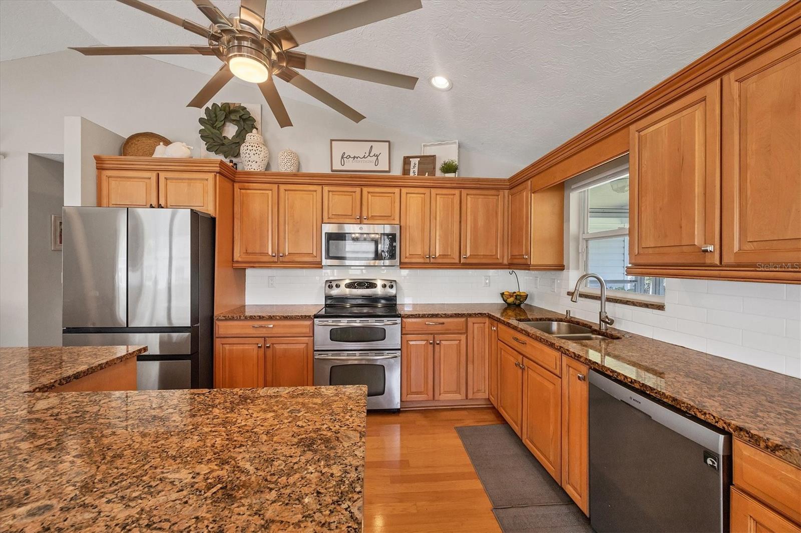 Image 20 of 56 For 1408 43rd Avenue Drive W