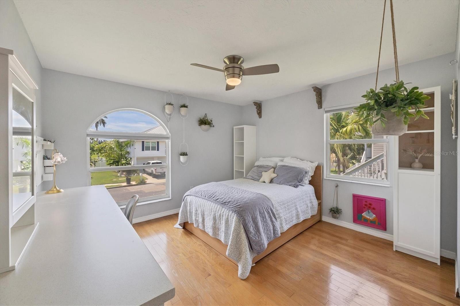 Image 36 of 56 For 1408 43rd Avenue Drive W