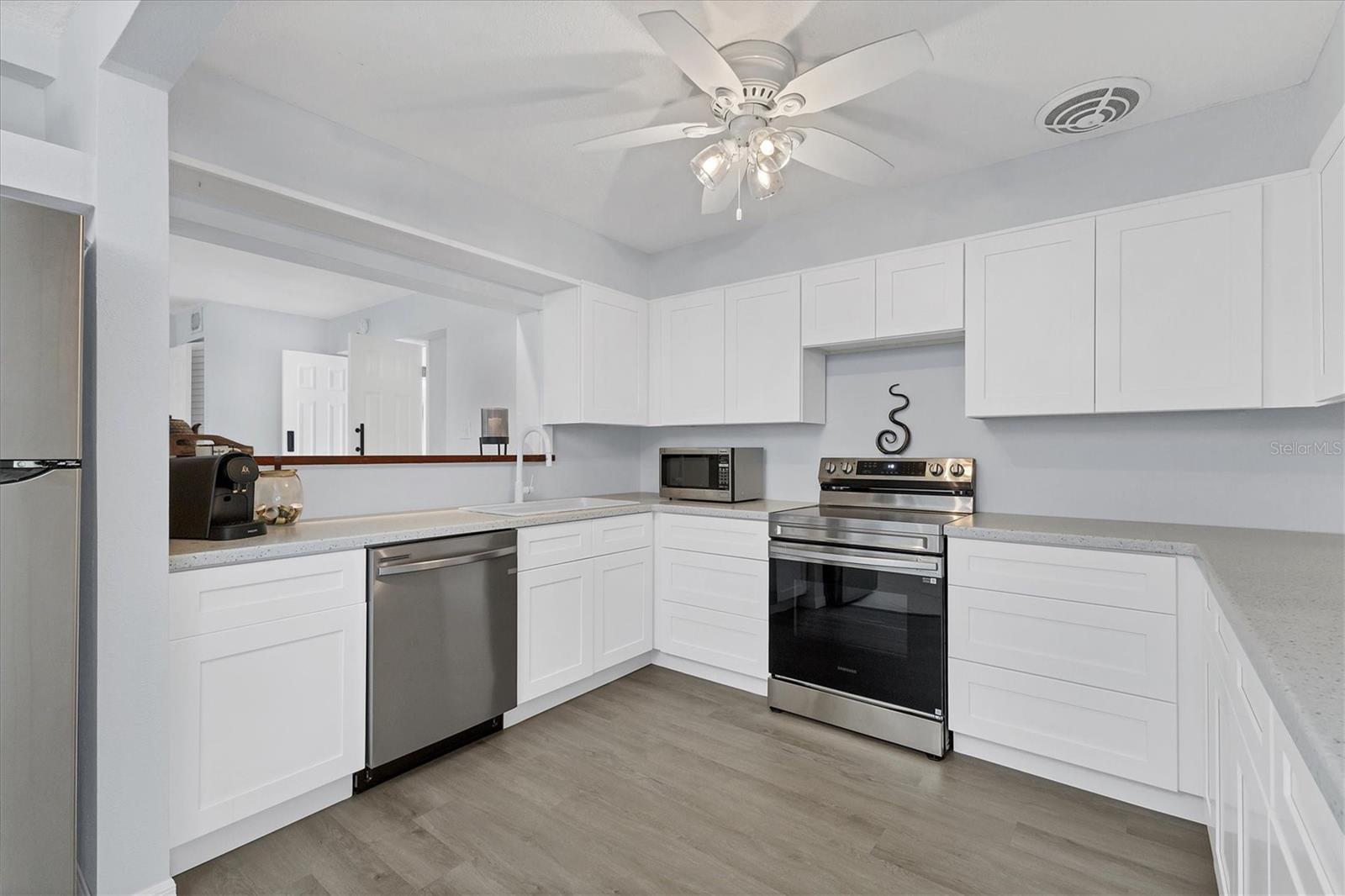 Image 11 of 49 For 4919 Lemon Bay Drive